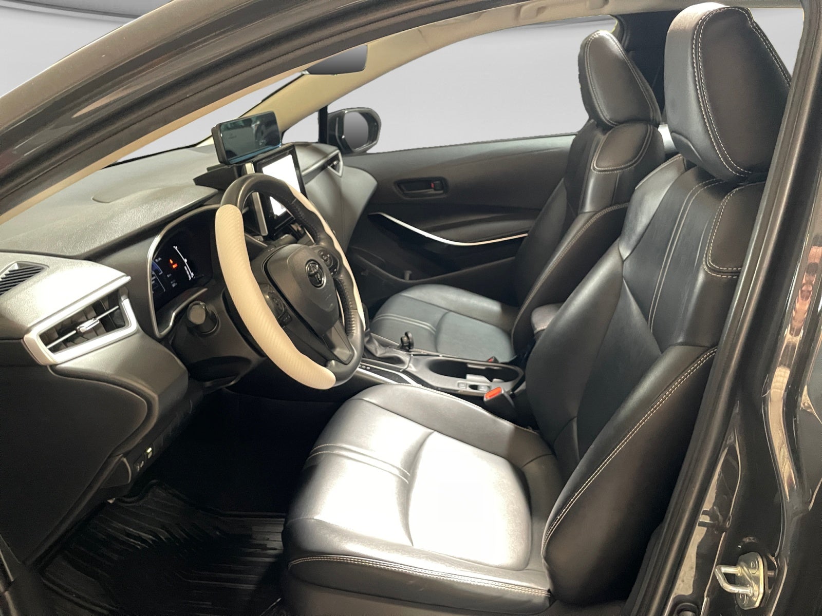 2023 Toyota COROLLA XLE HEV
