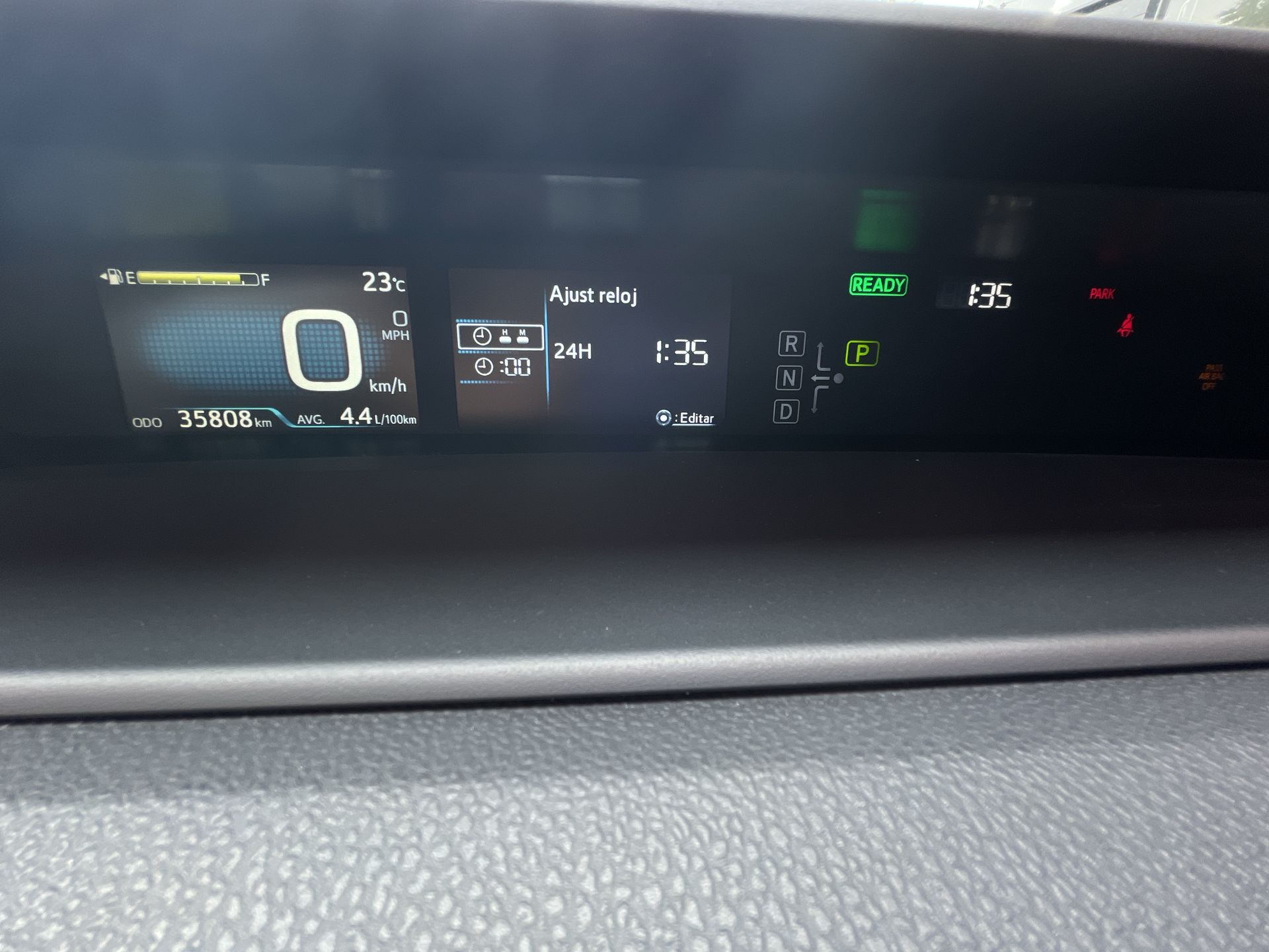 2022 Toyota PRIUS BASE PREMIUM