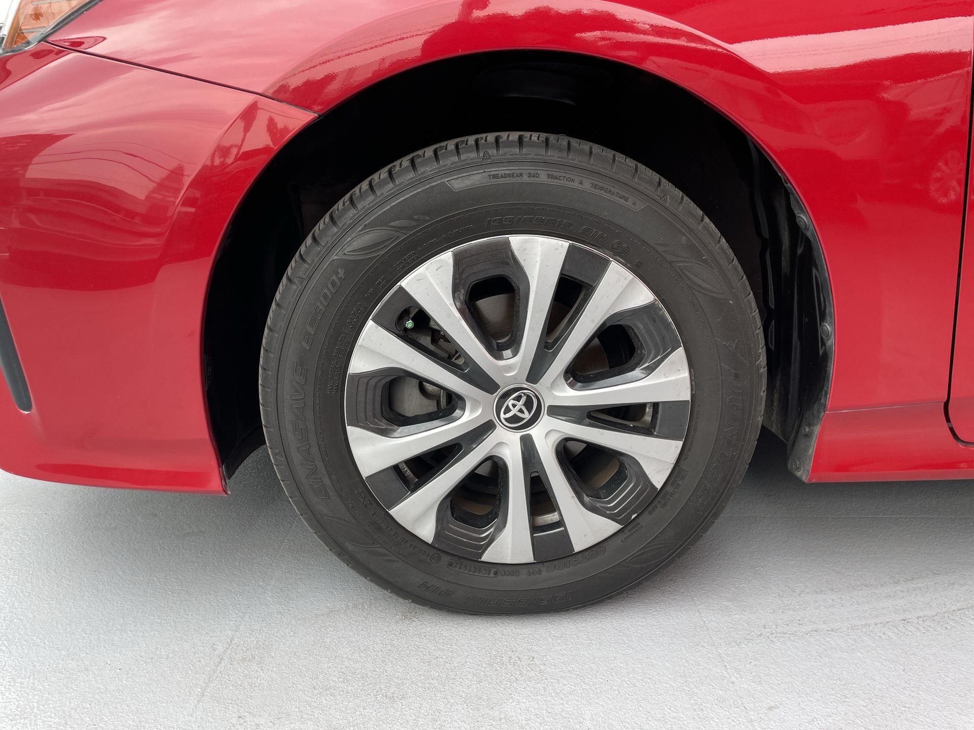 2022 Toyota PRIUS BASE PREMIUM