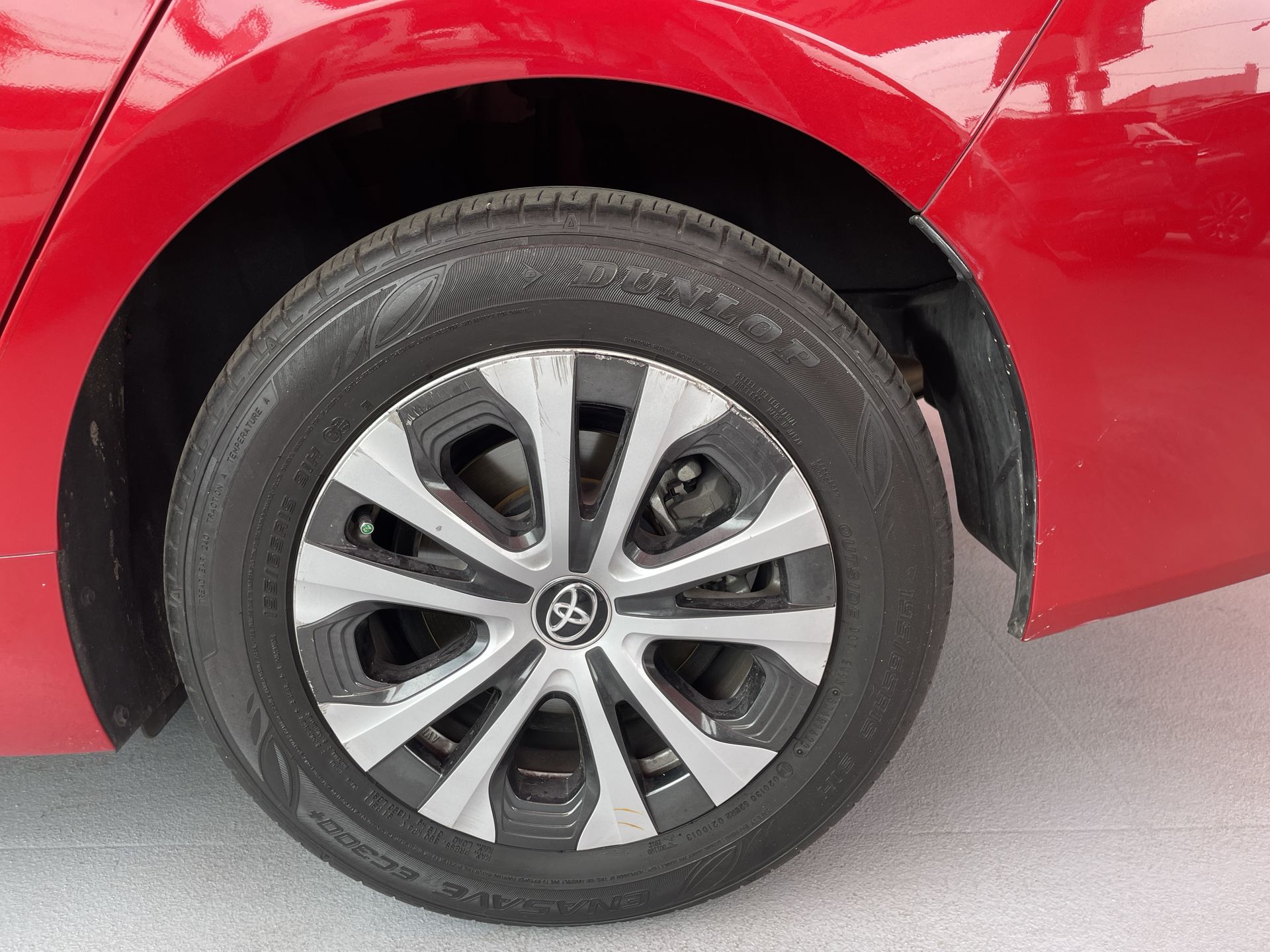 2022 Toyota PRIUS BASE PREMIUM