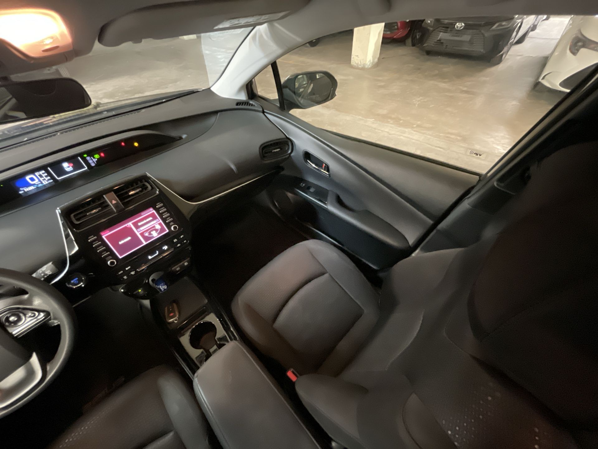 2022 Toyota PRIUS BASE