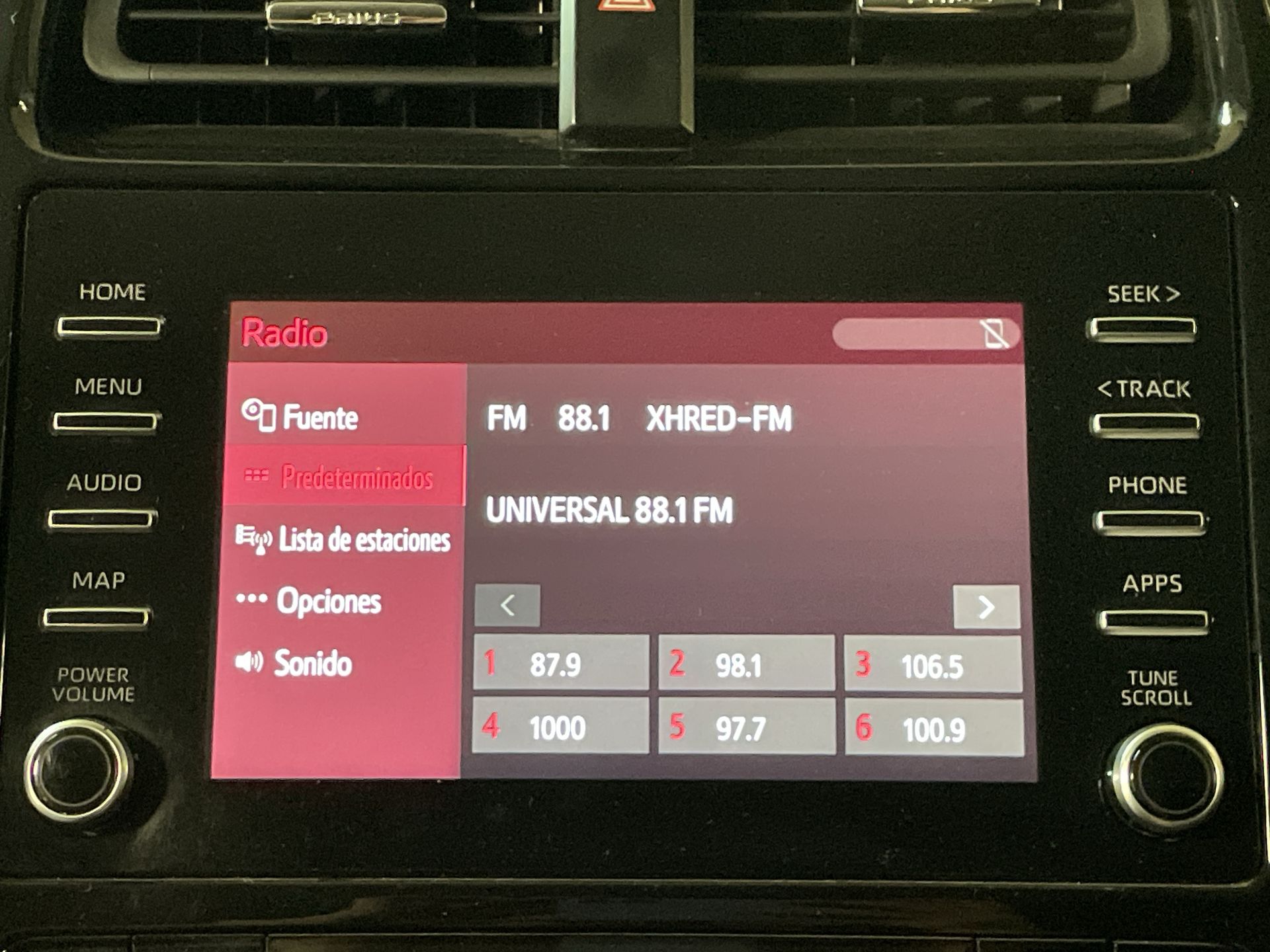 2022 Toyota PRIUS BASE