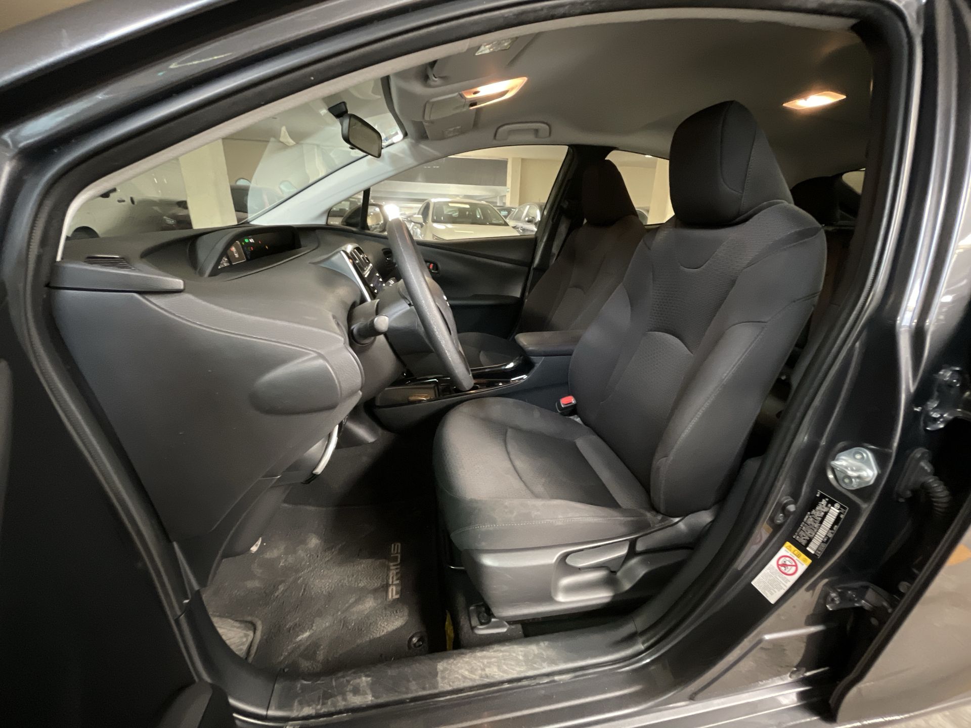 2022 Toyota PRIUS BASE