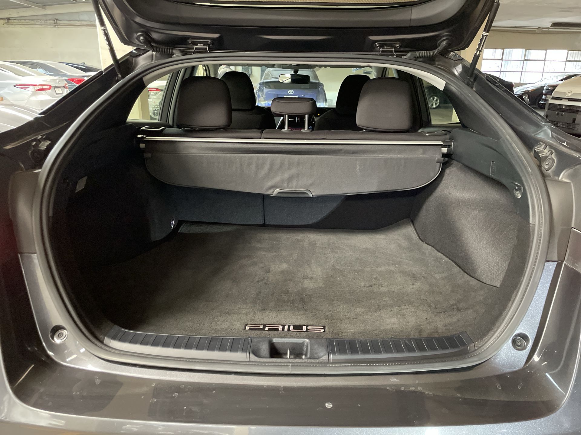 2022 Toyota PRIUS BASE