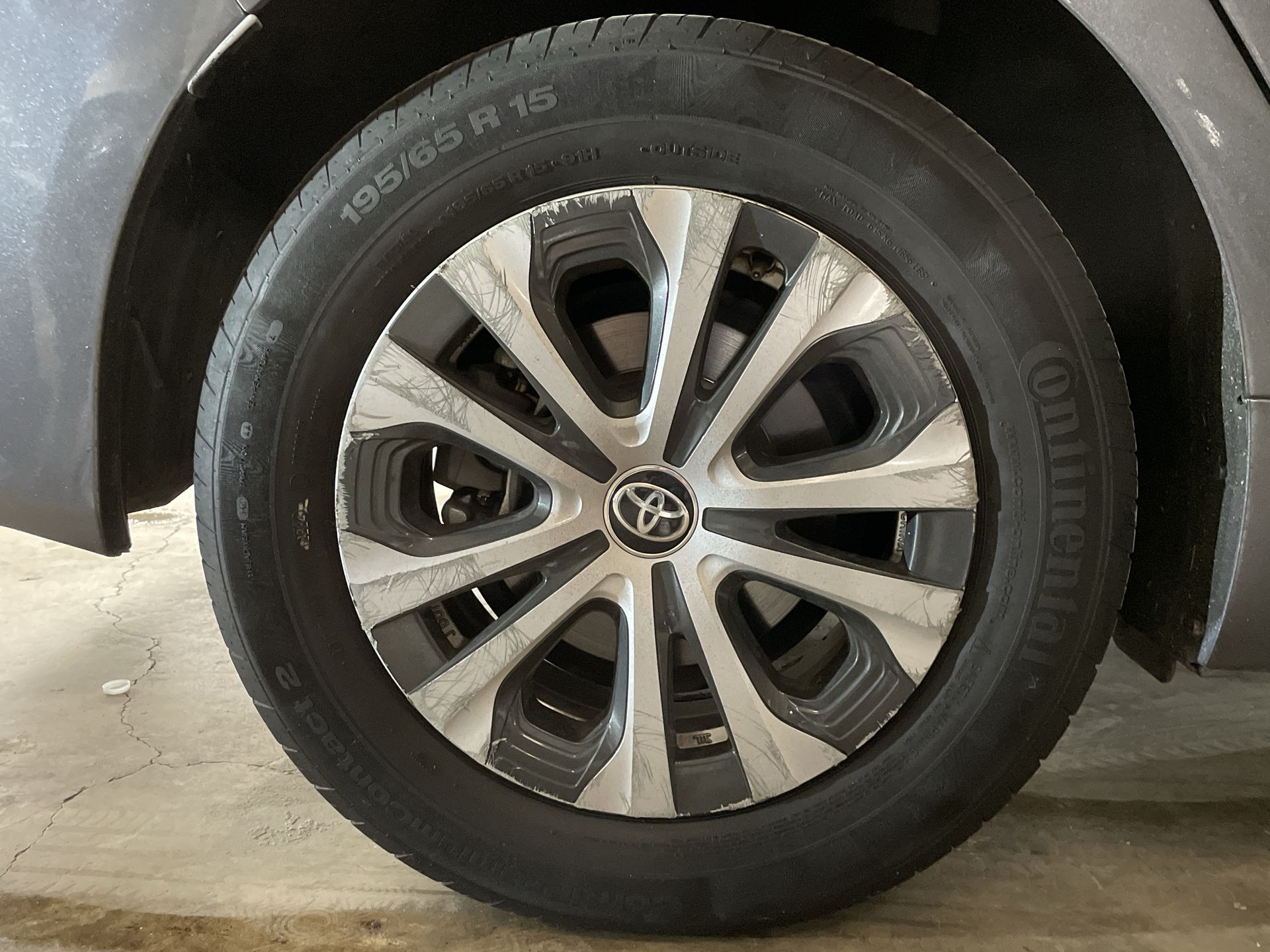 2022 Toyota PRIUS BASE