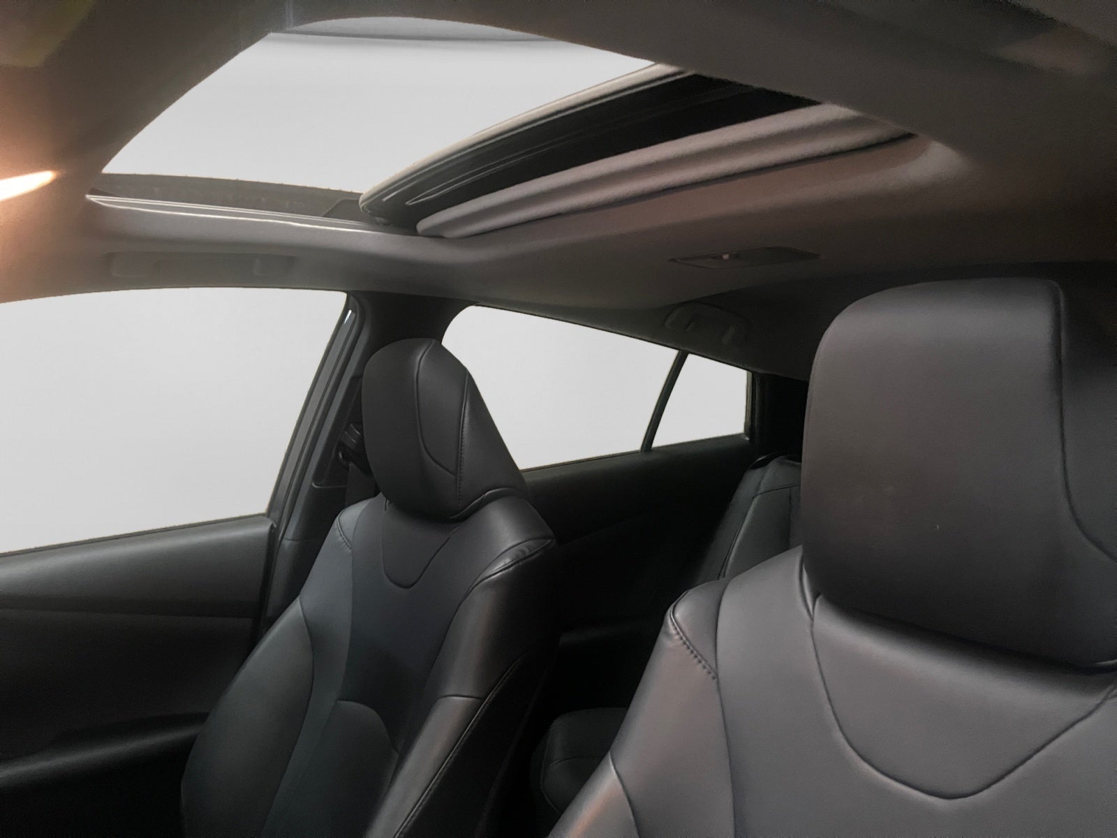 2021 Toyota PRIUS BASE PREMIUM