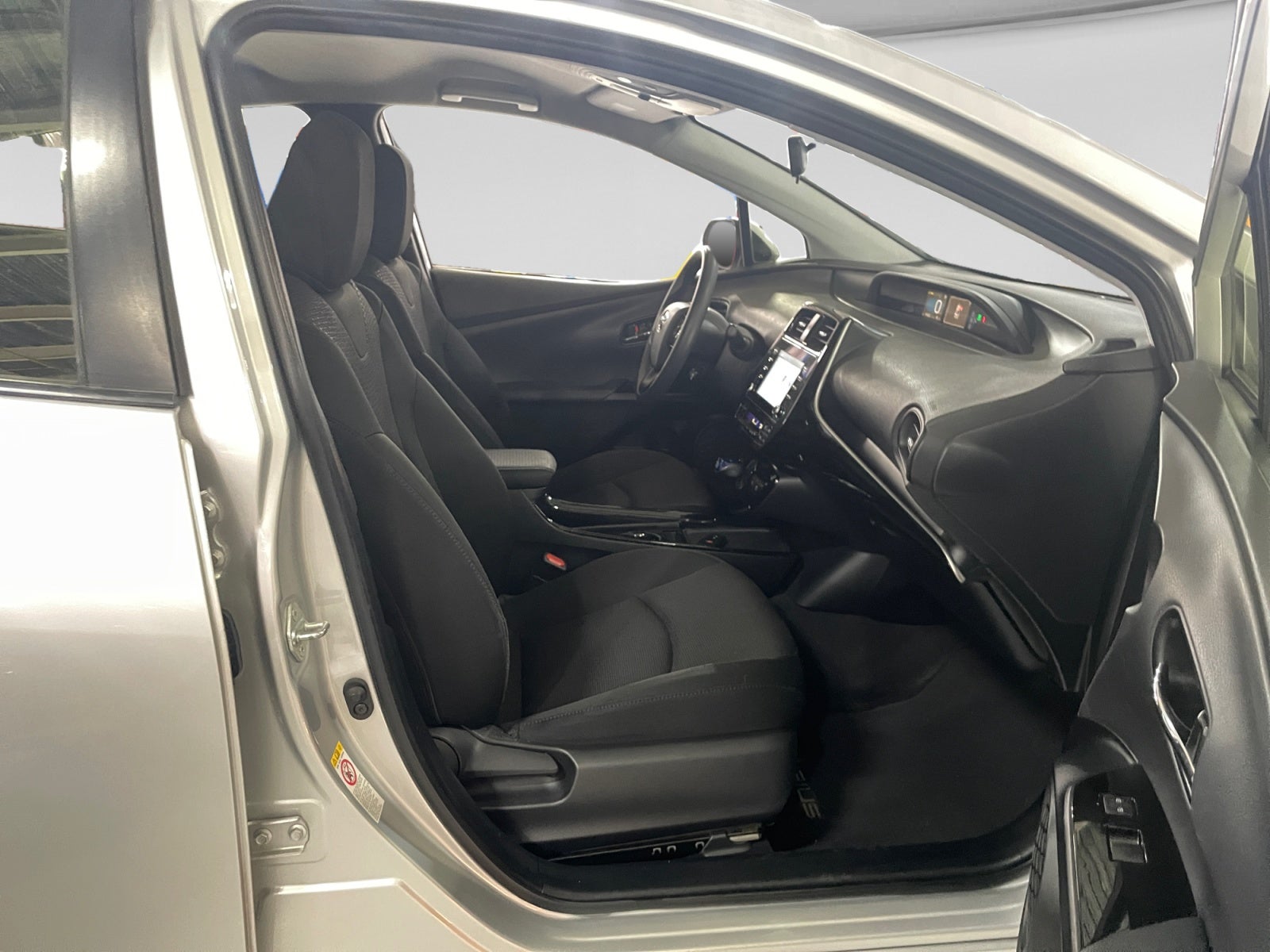 2020 Toyota PRIUS BASE