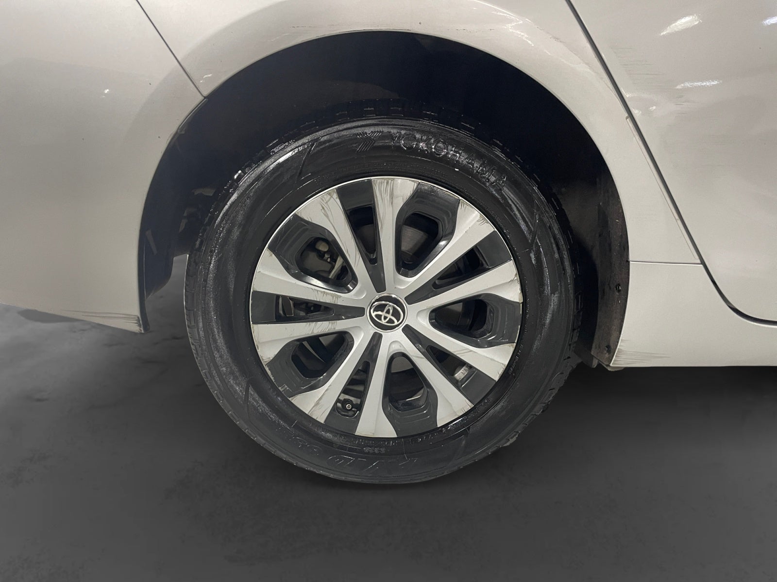2020 Toyota PRIUS PREMIUM