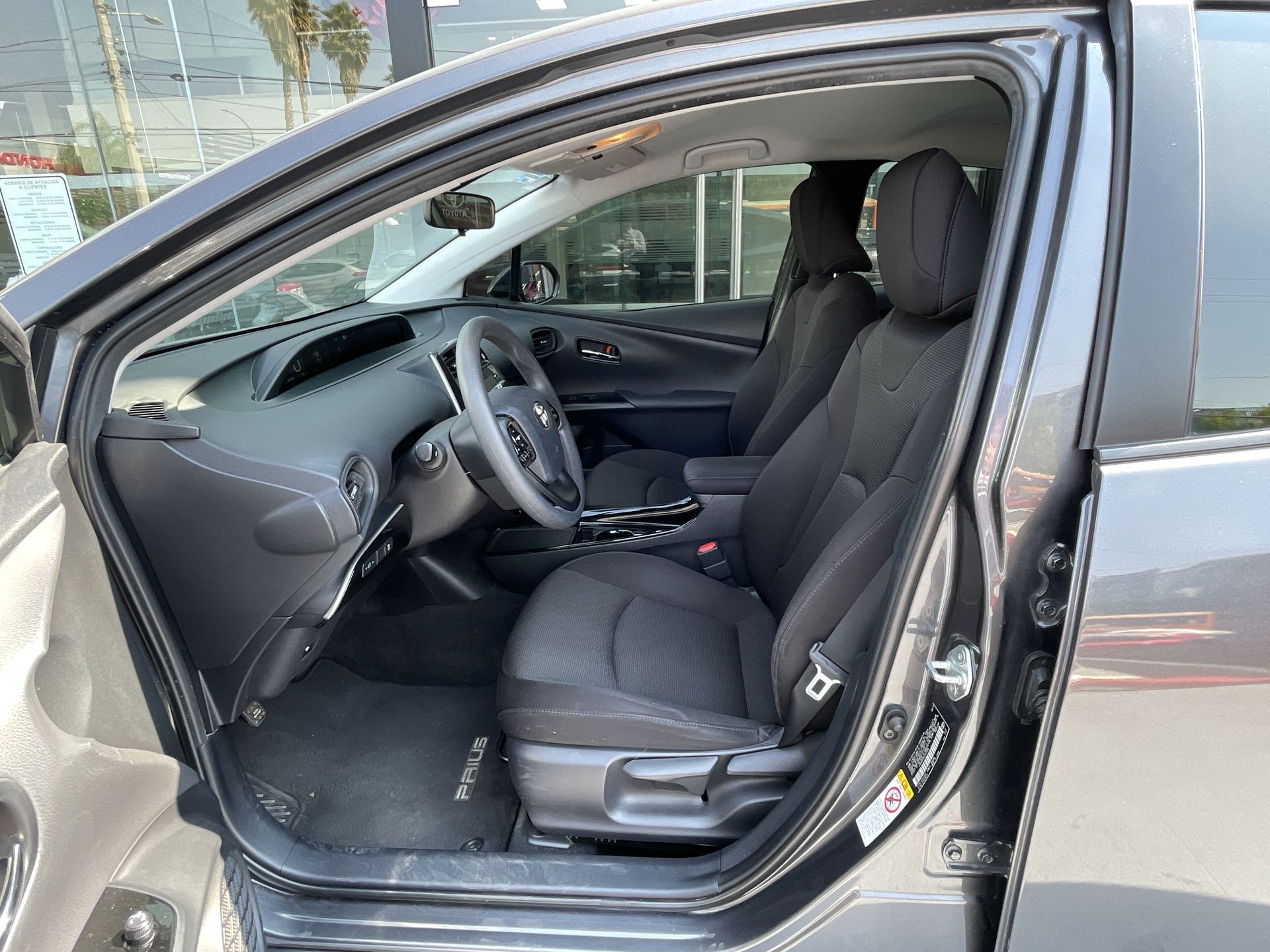 2020 Toyota PRIUS BASE