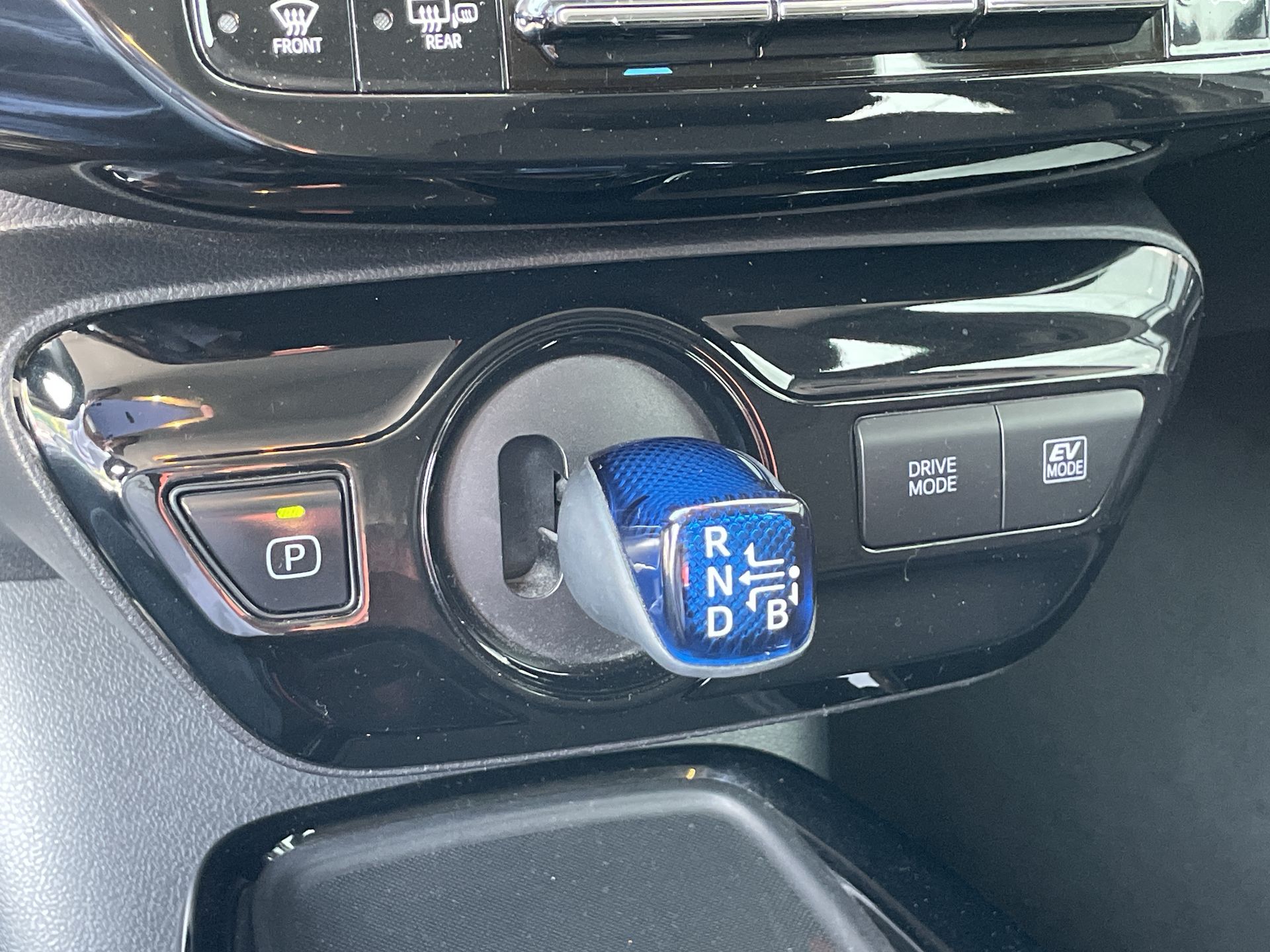 2020 Toyota PRIUS BASE