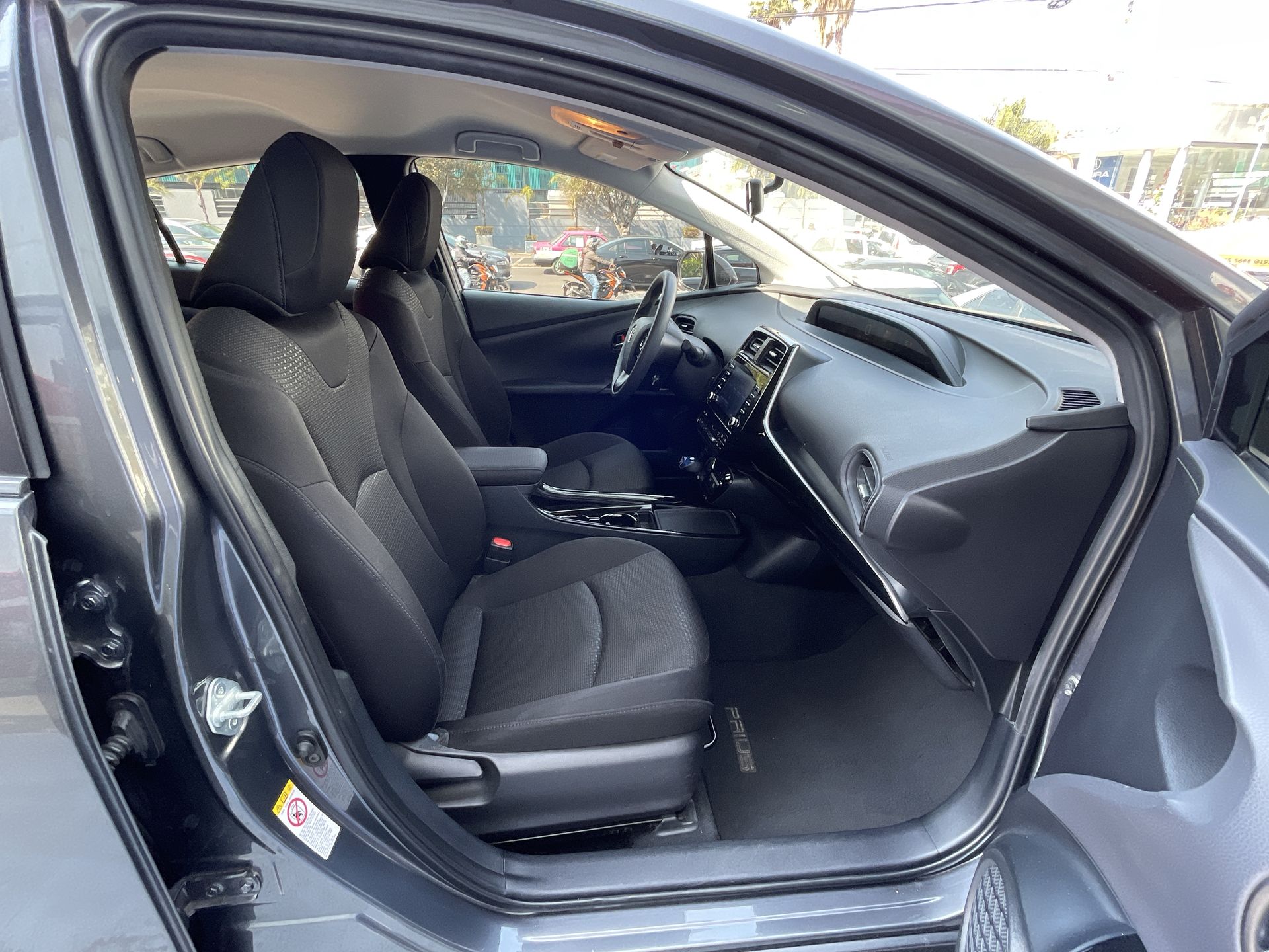 2020 Toyota PRIUS BASE