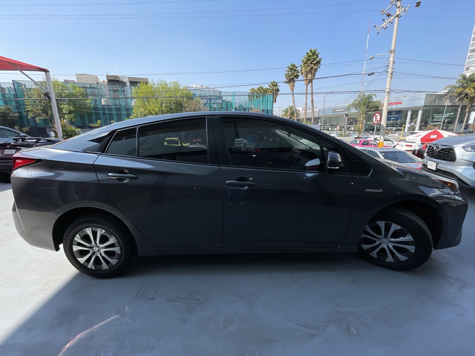 2020 Toyota PRIUS BASE