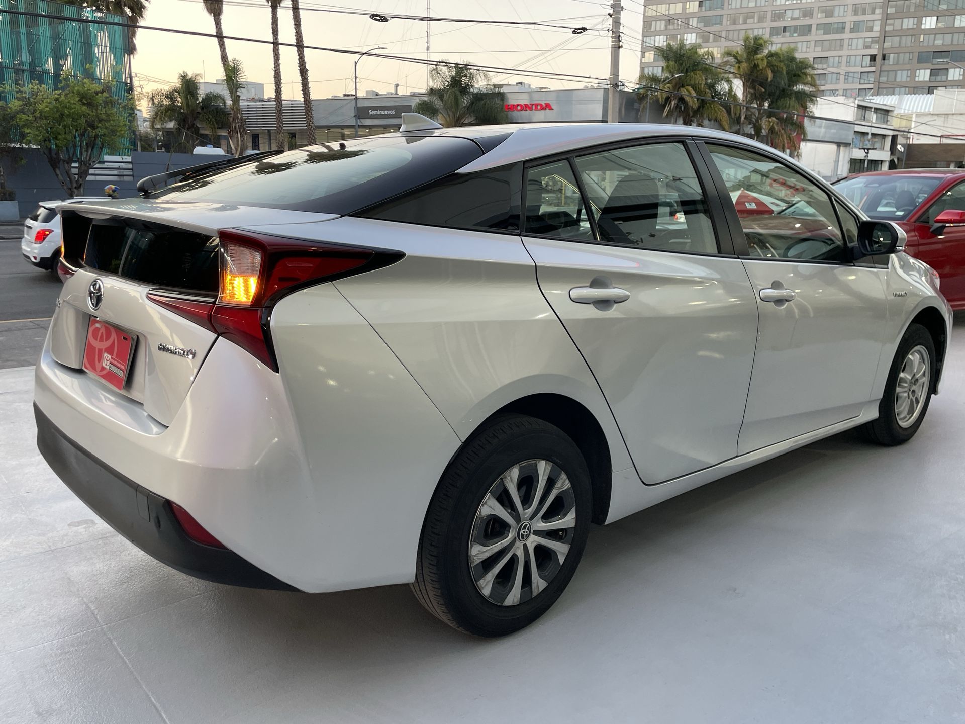2020 Toyota PRIUS BASE BASE