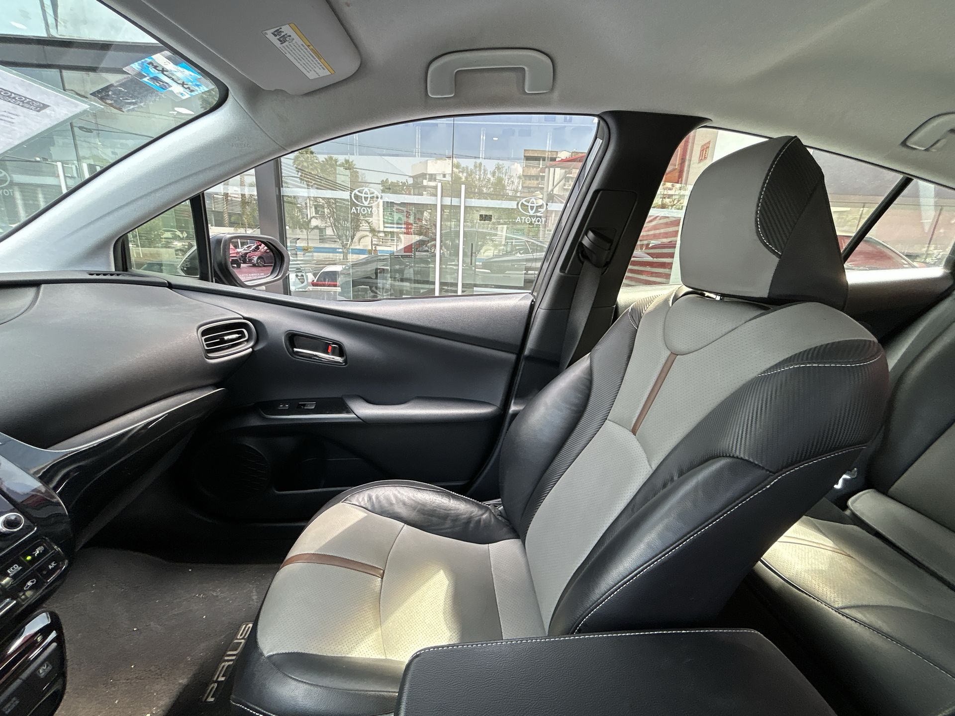 2020 Toyota PRIUS BASE BASE