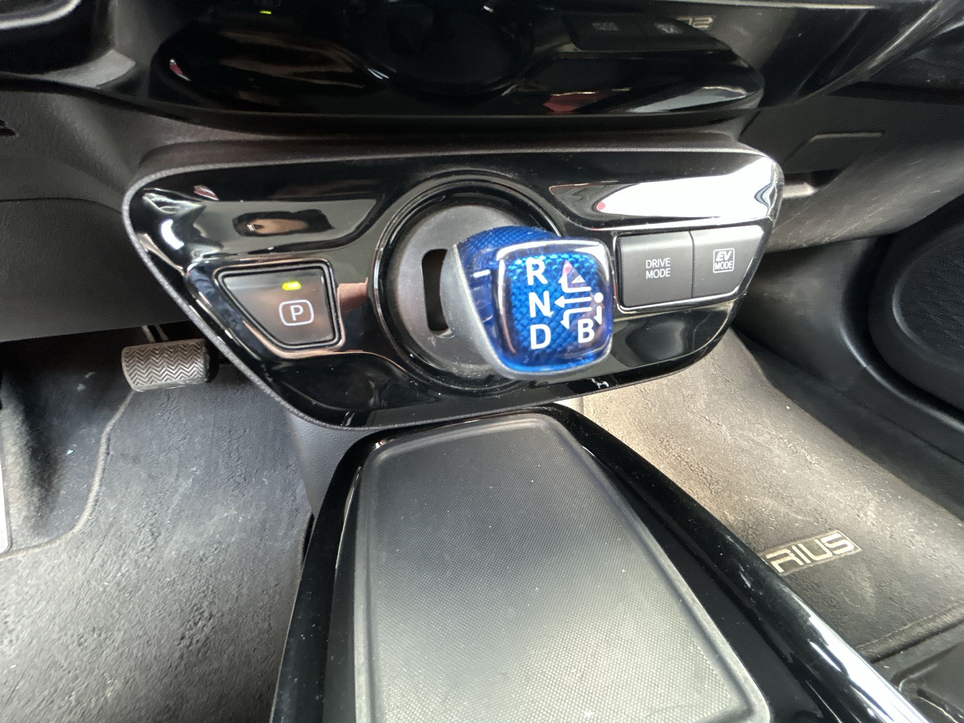 2020 Toyota PRIUS BASE BASE