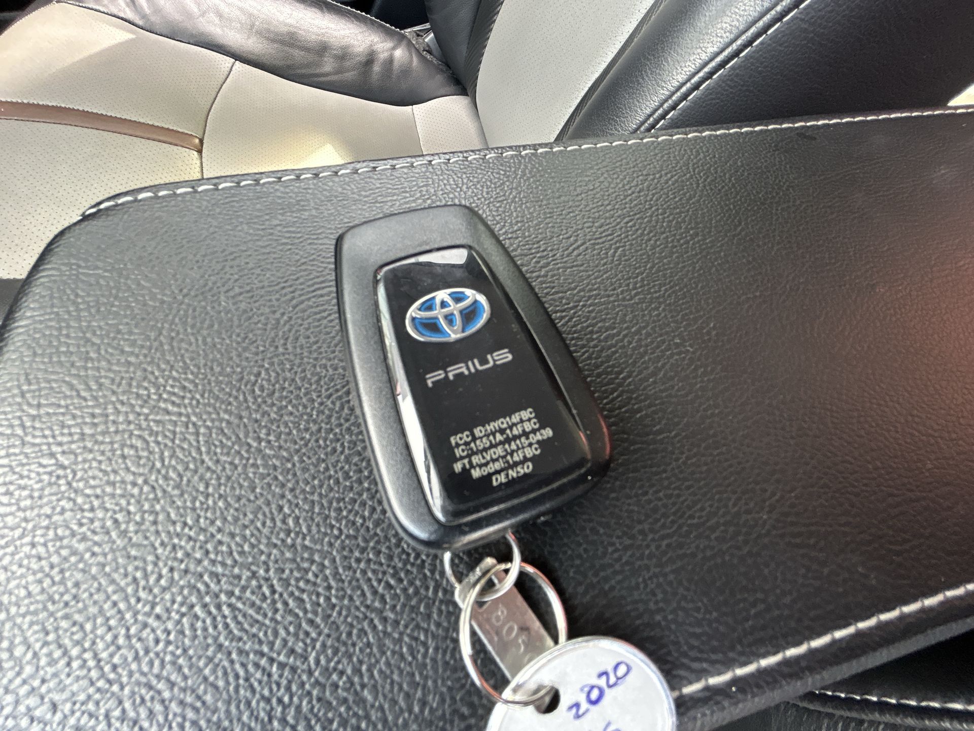 2020 Toyota PRIUS BASE BASE