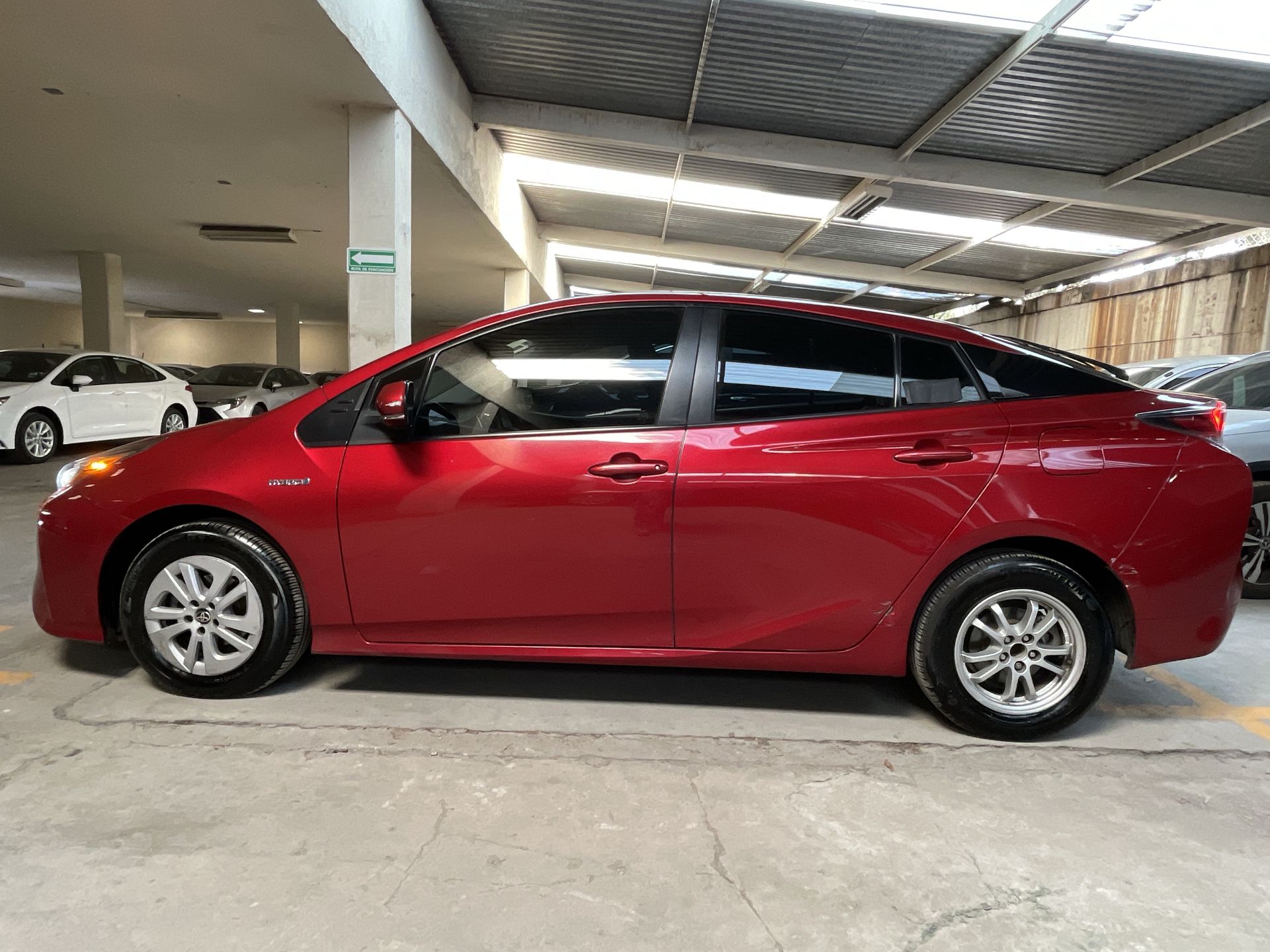 2017 Toyota PRIUS BASE BASE CVT