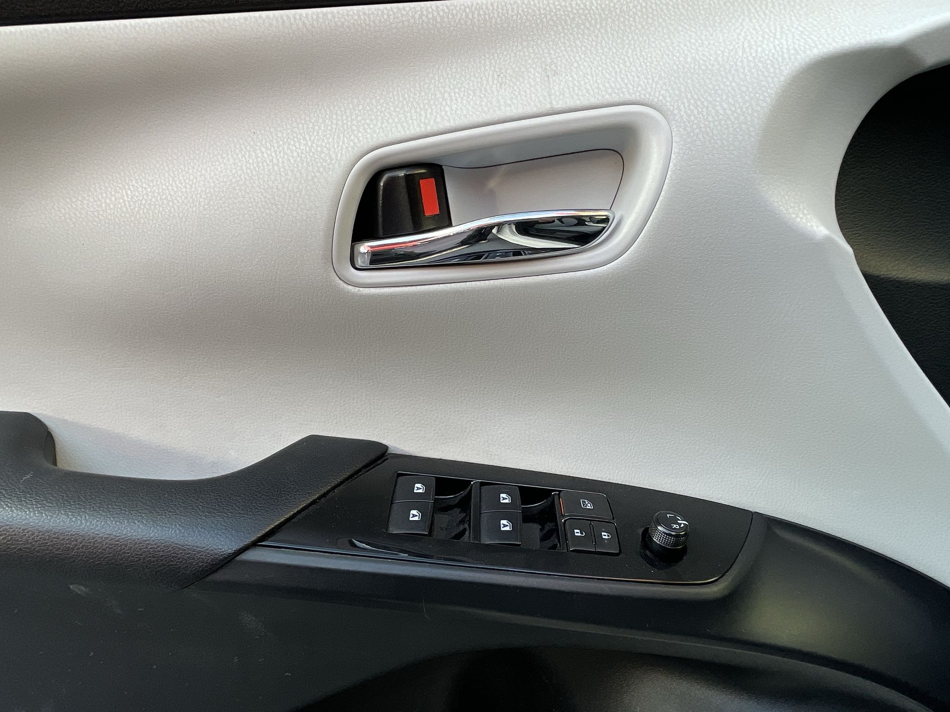 2018 Toyota PRIUS PREMIUM AT