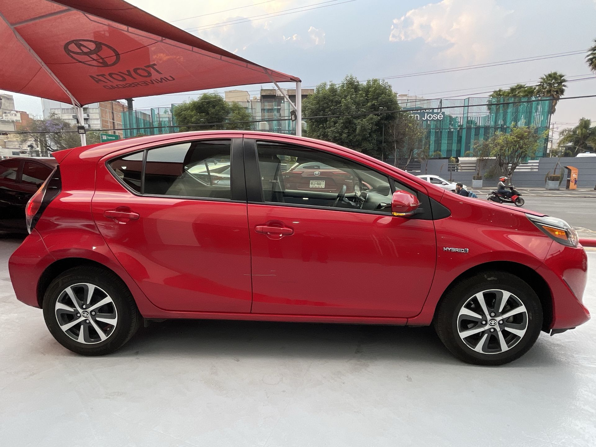 2021 Toyota PRIUS PRIUS C