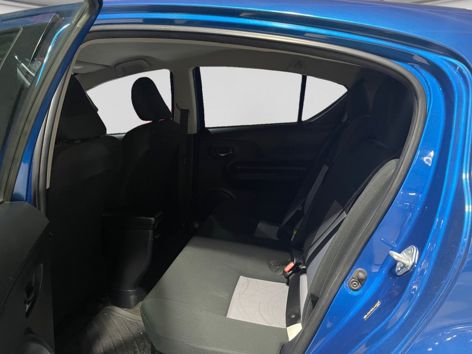 2018 Toyota PRIUS BASE 1.5 HYBRID AUTO