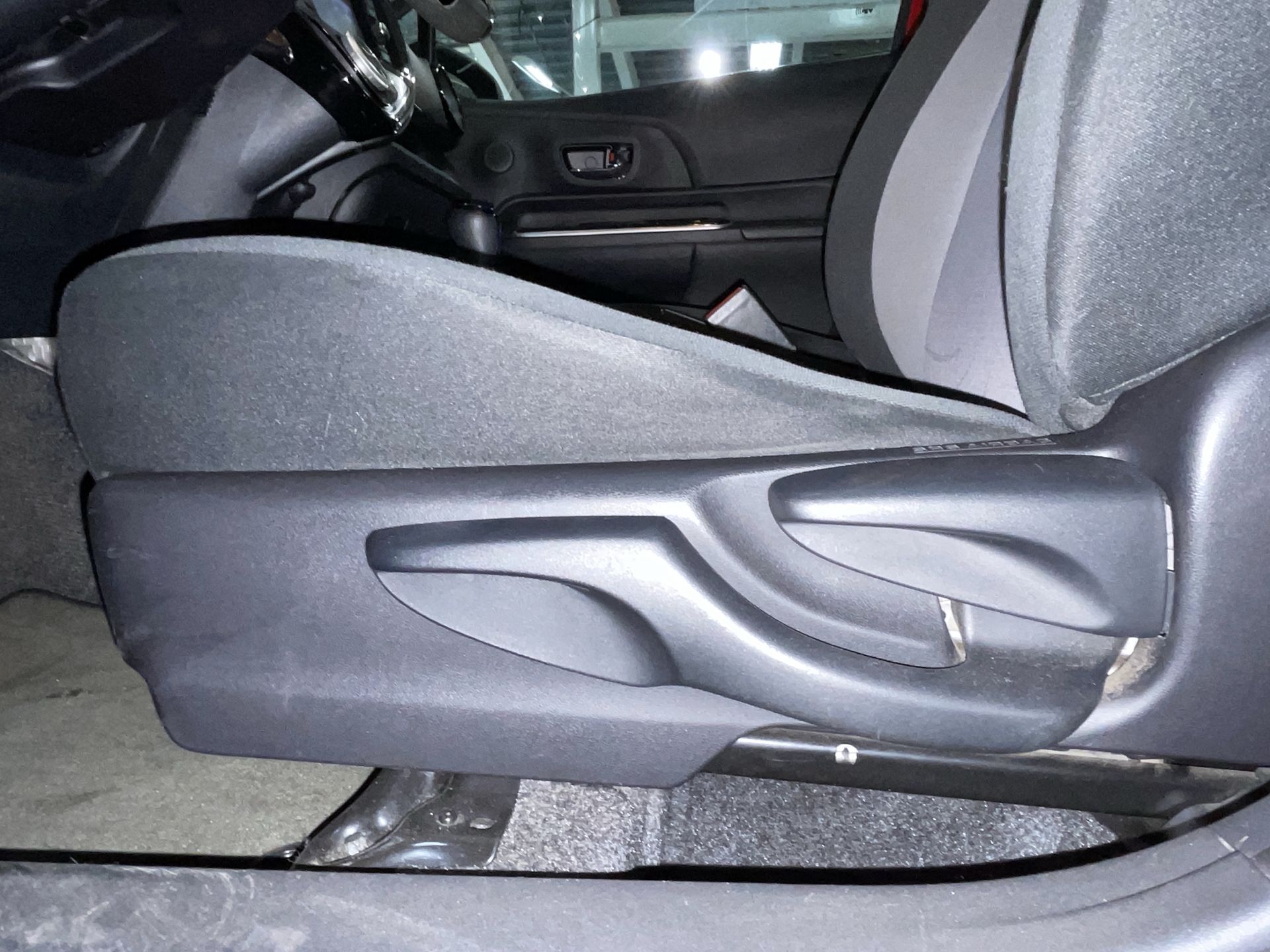 2018 Toyota PRIUS BASE 1.5 HYBRID AUTO