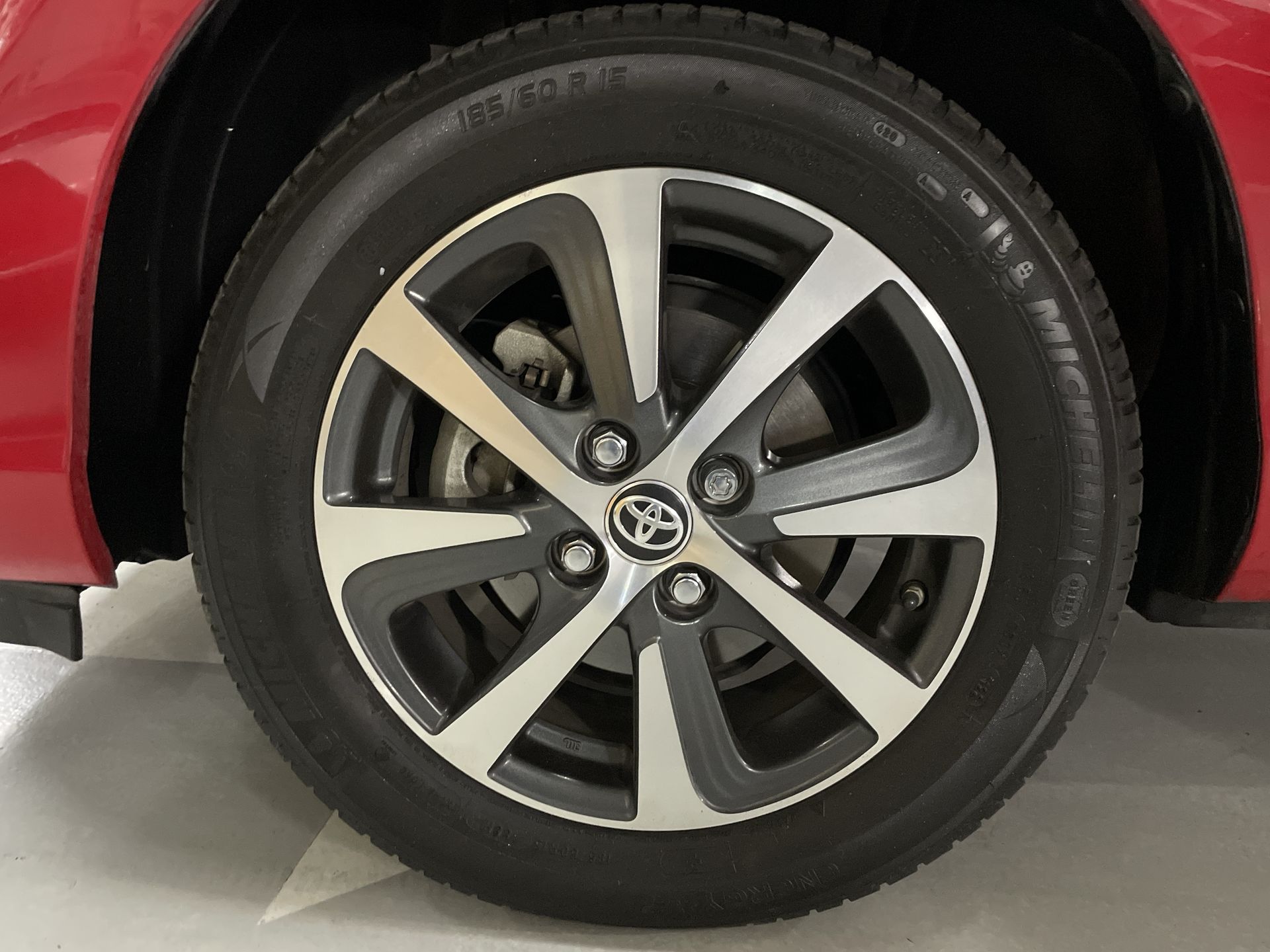 2018 Toyota PRIUS BASE 1.5 HYBRID AUTO