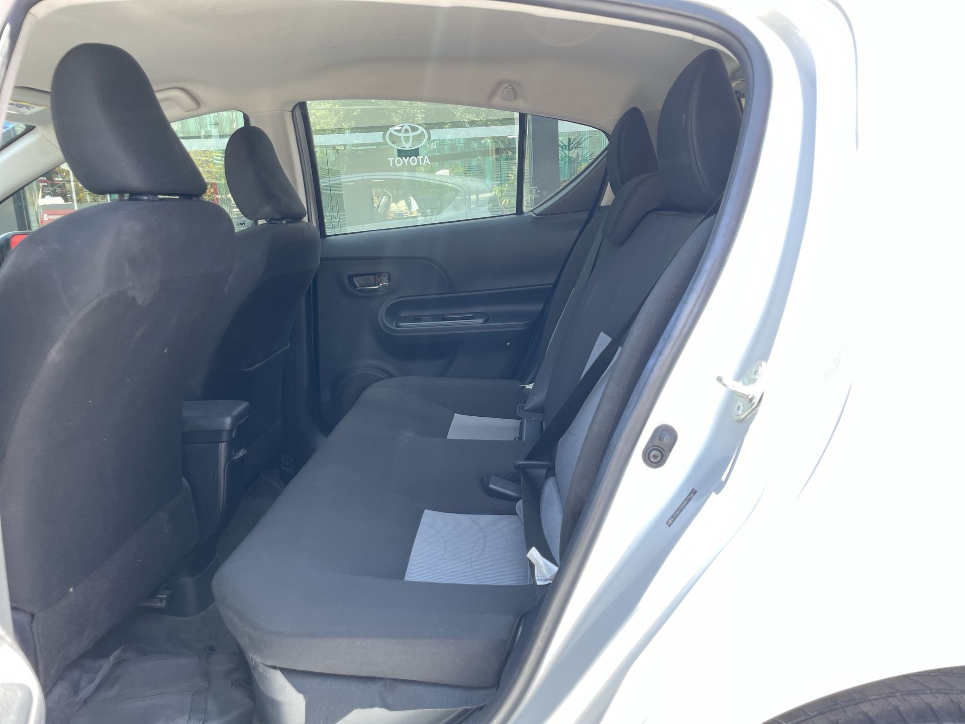 2021 Toyota PRIUS BASE BASE