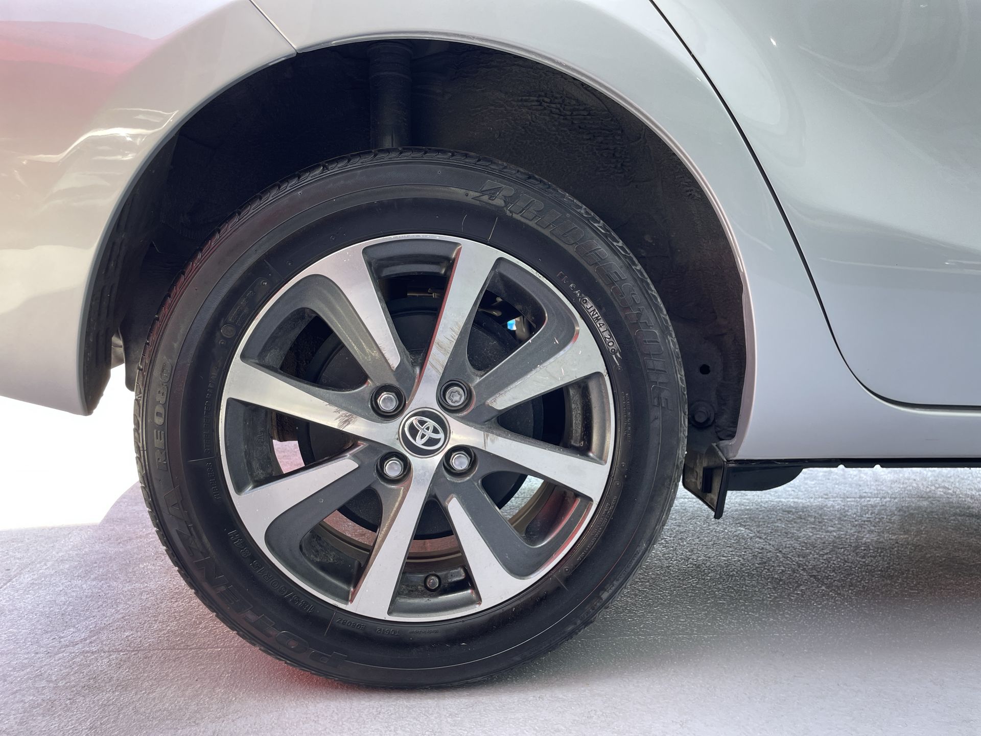 2021 Toyota PRIUS BASE BASE