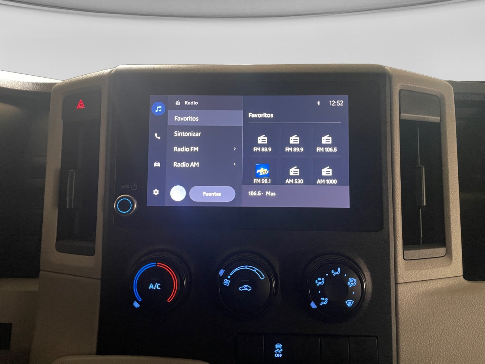 2025 Toyota HIACE VENTANAS SUPERLARGA