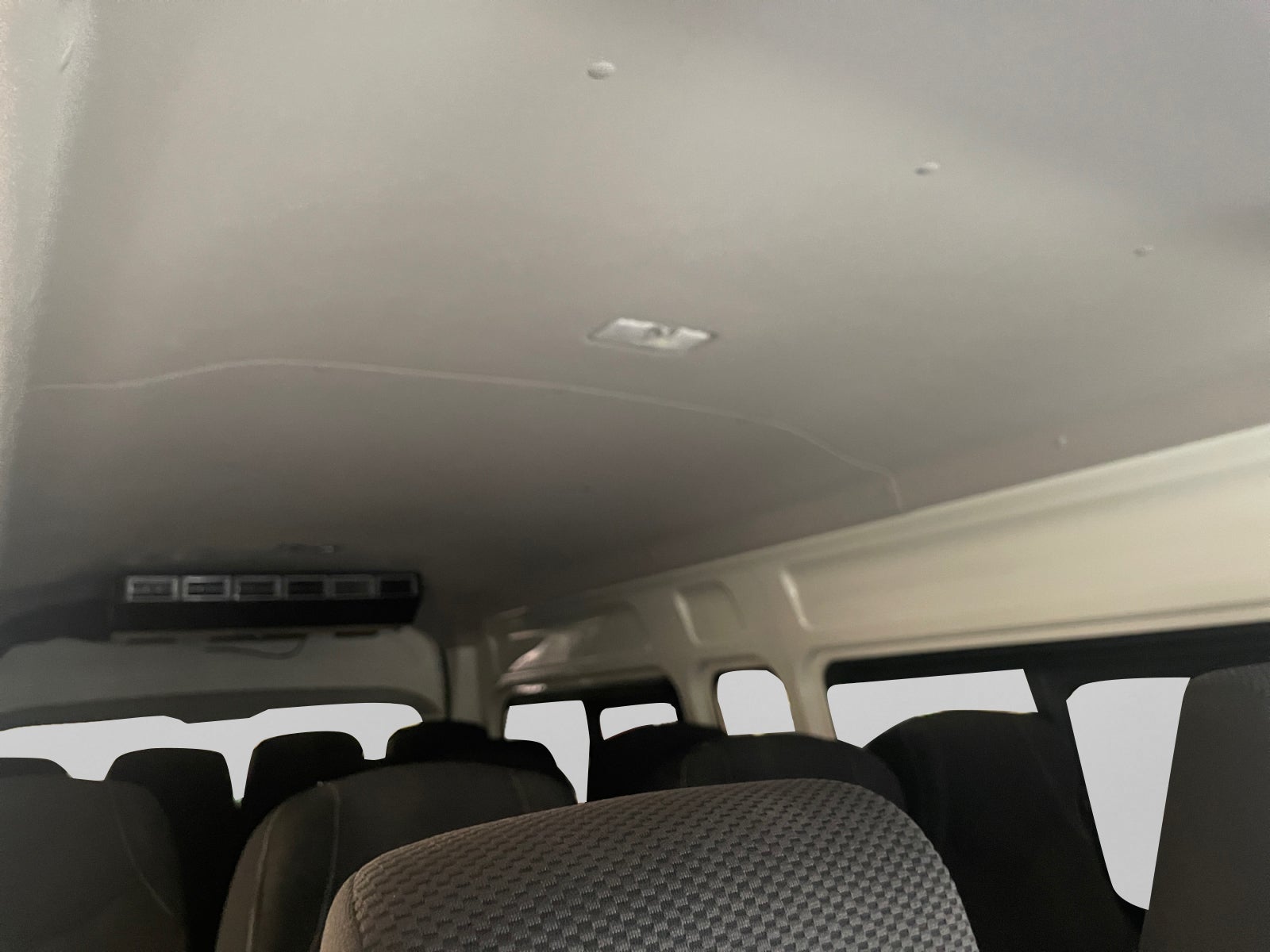 2025 Toyota HIACE VENTANAS SUPERLARGA