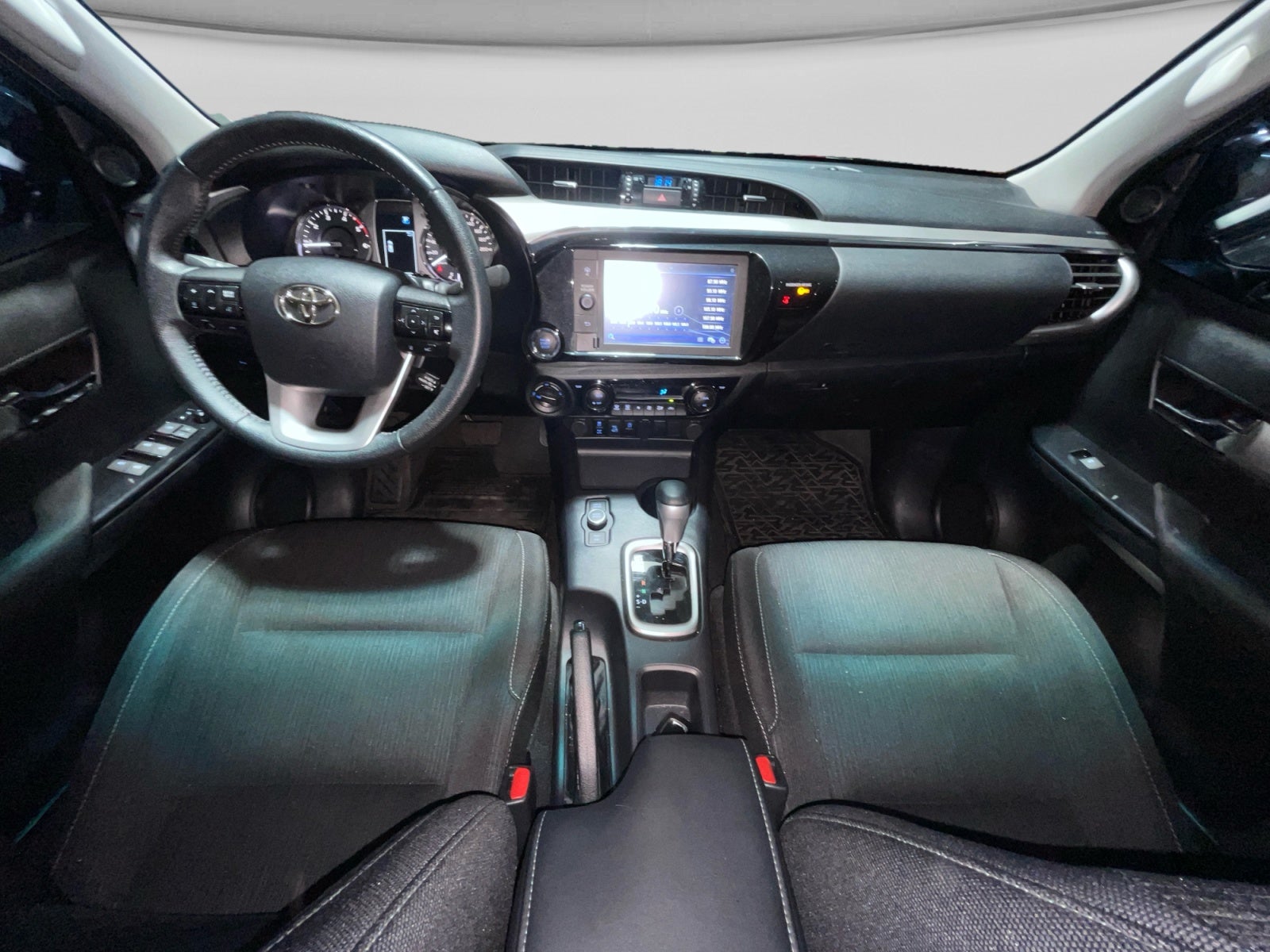 2025 Toyota HILUX D-CAB DSL AT MHEV