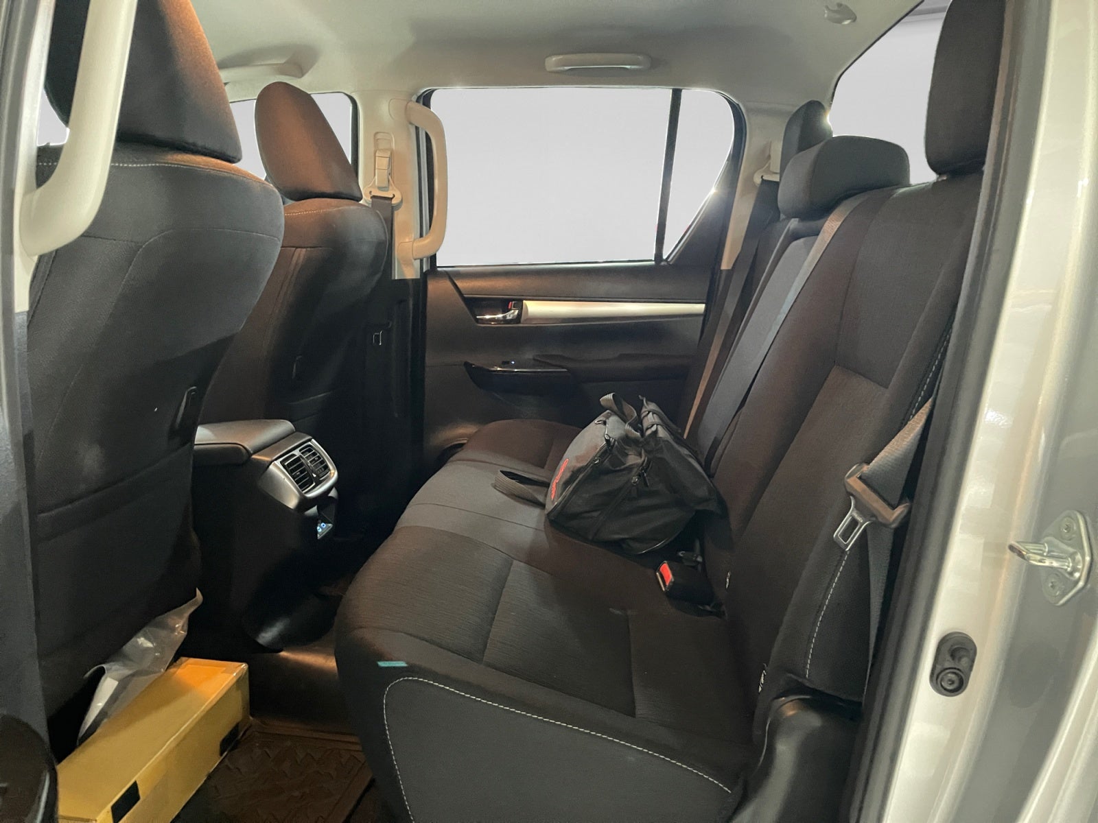 2025 Toyota HILUX D-CAB DSL AT MHEV
