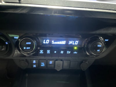 2025 Toyota HILUX D-CAB DSL AT MHEV