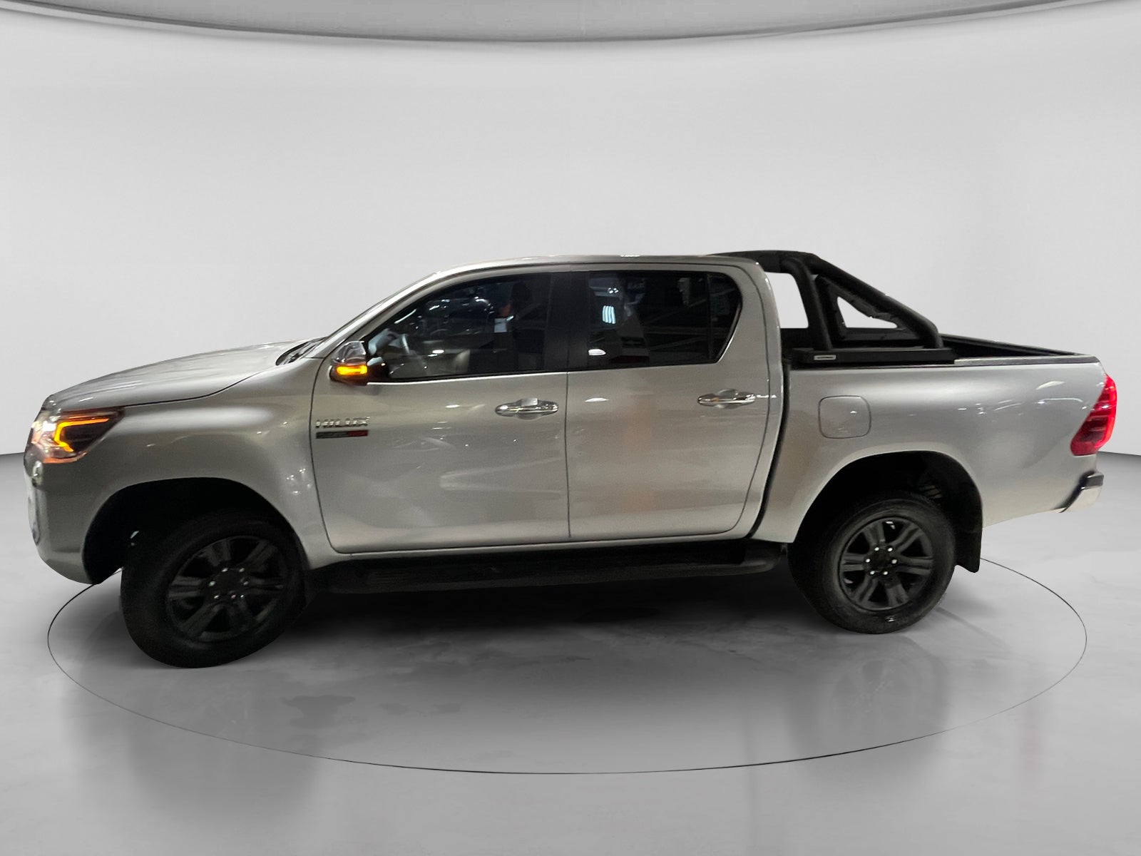 2025 Toyota HILUX D-CAB DSL AT MHEV