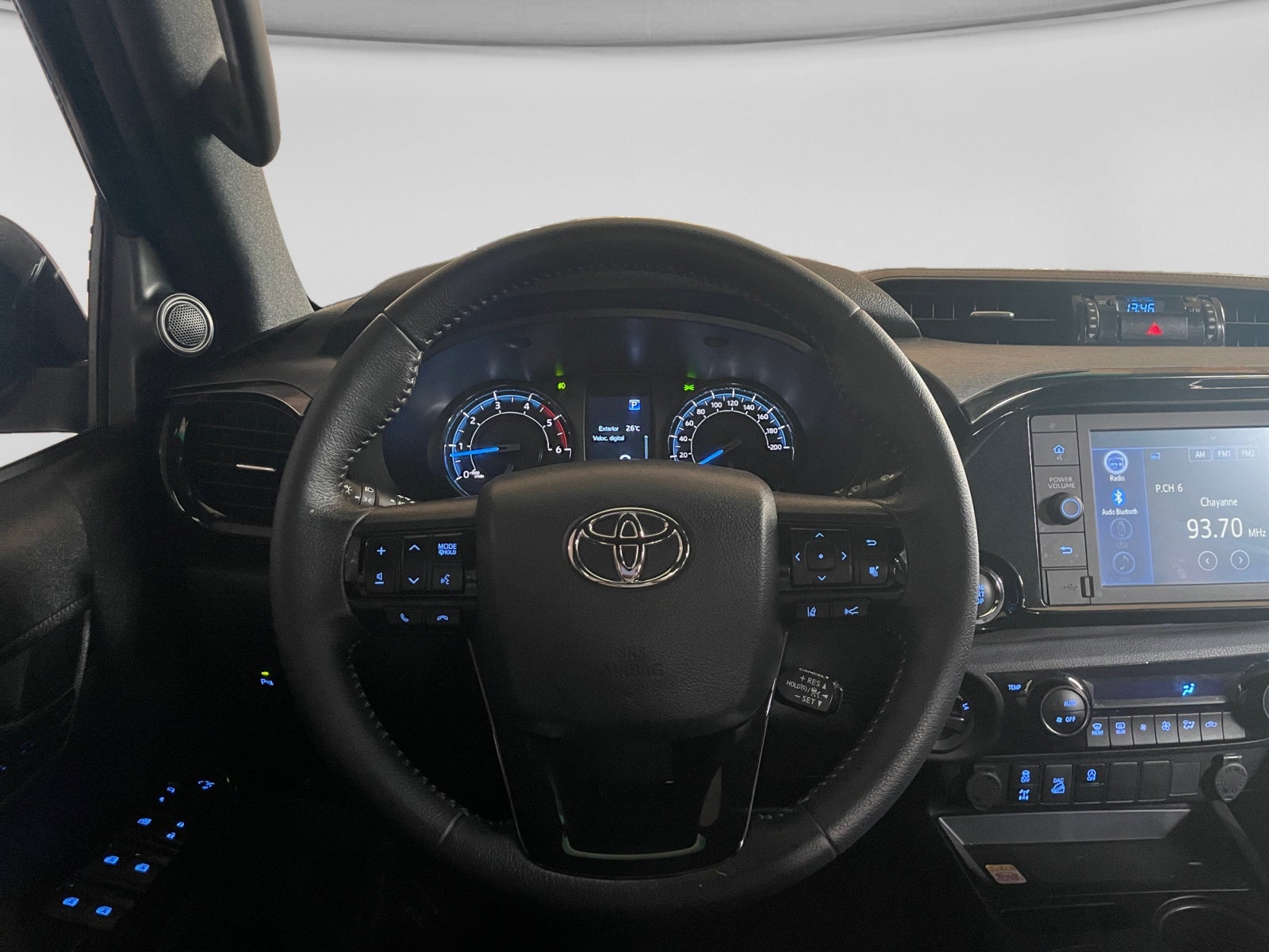 2024 Toyota HILUX D-CAB DSL AT MHEV