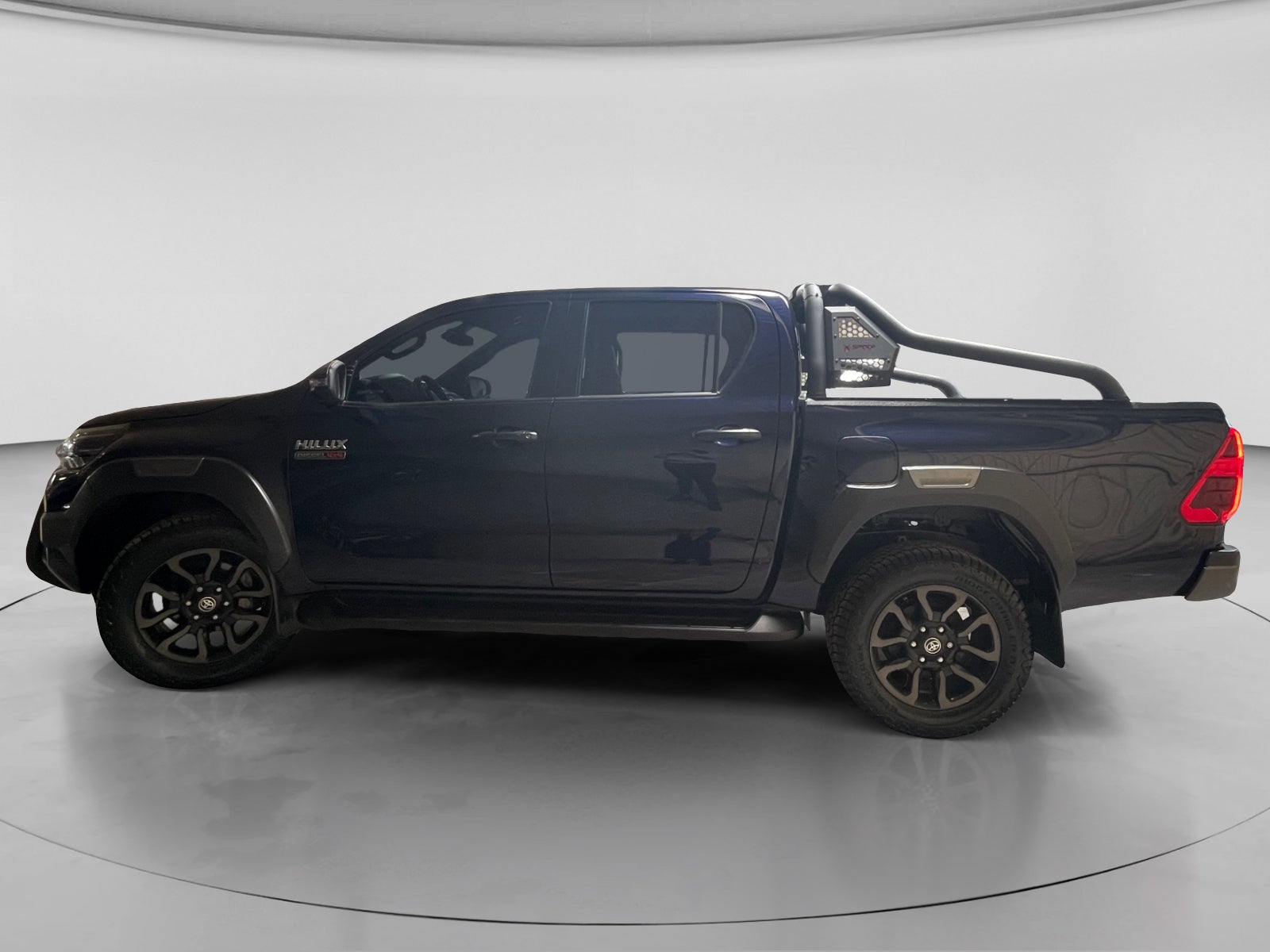 2024 Toyota HILUX D-CAB DSL AT MHEV