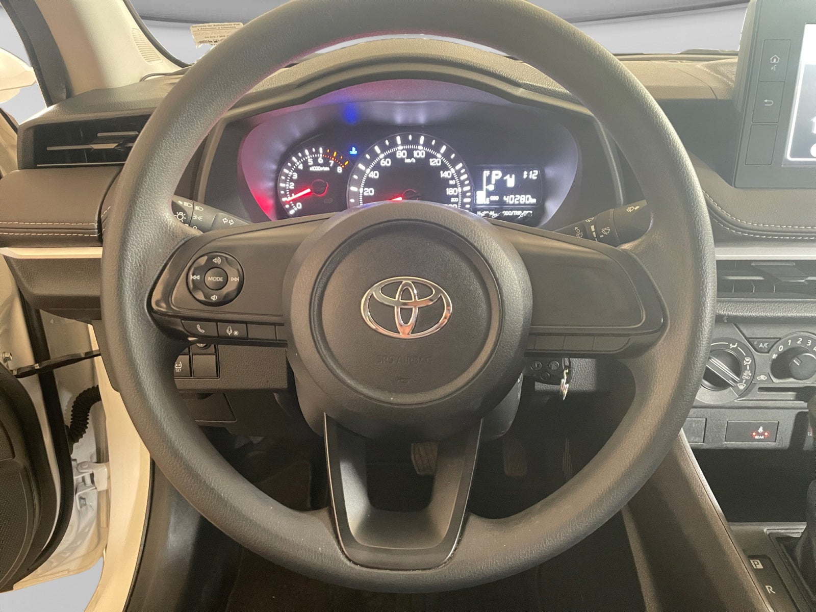 2023 Toyota YARIS BASE CVT