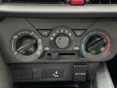 2023 Toyota YARIS BASE MT