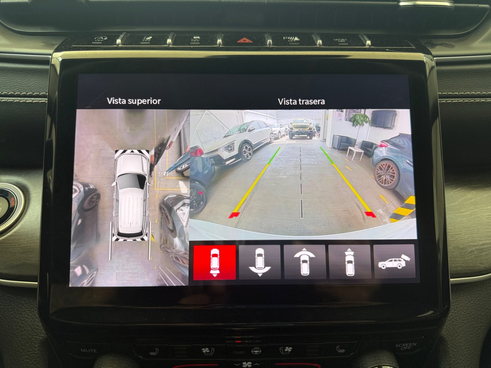 2023 Jeep GRAND CHEROKEE LIMITED V6 4X2