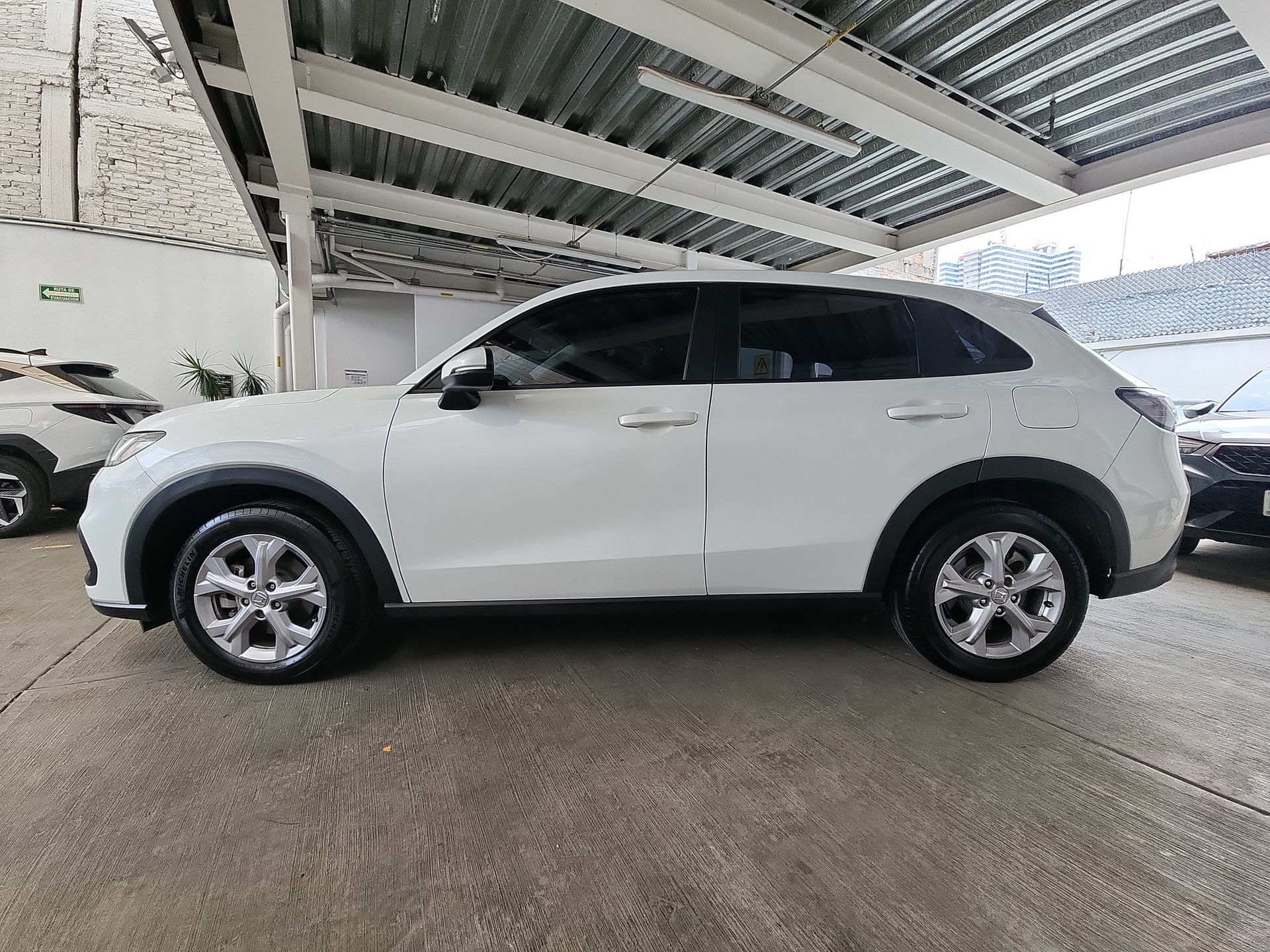 2023 Honda HR-V UNIQ CVT