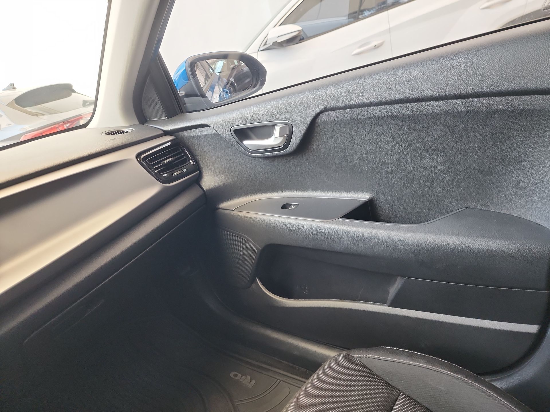 2023 Kia RIO HATCHBACK LX TM