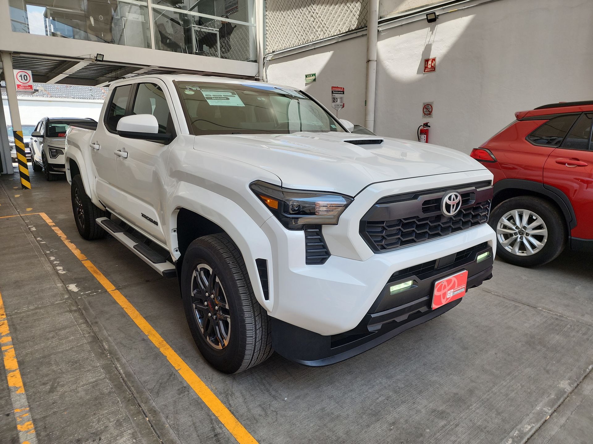 2025 Toyota TACOMA TRD SPORT 4X4