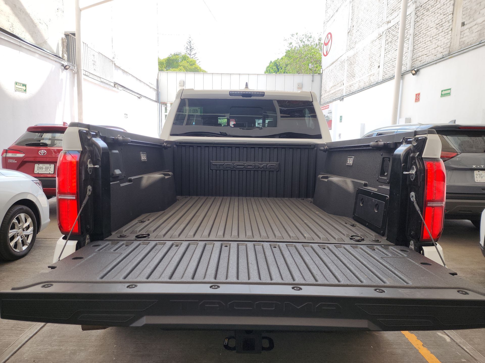 2025 Toyota TACOMA TRD SPORT 4X4