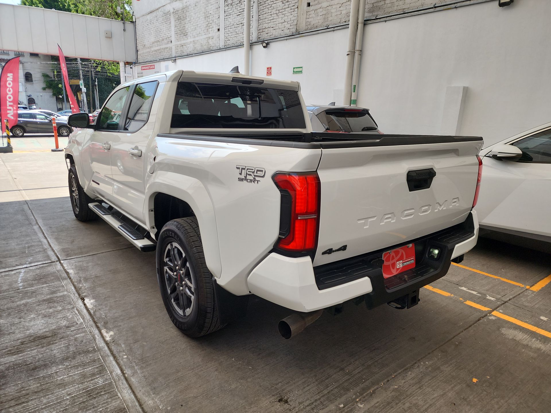 2025 Toyota TACOMA TRD SPORT 4X4