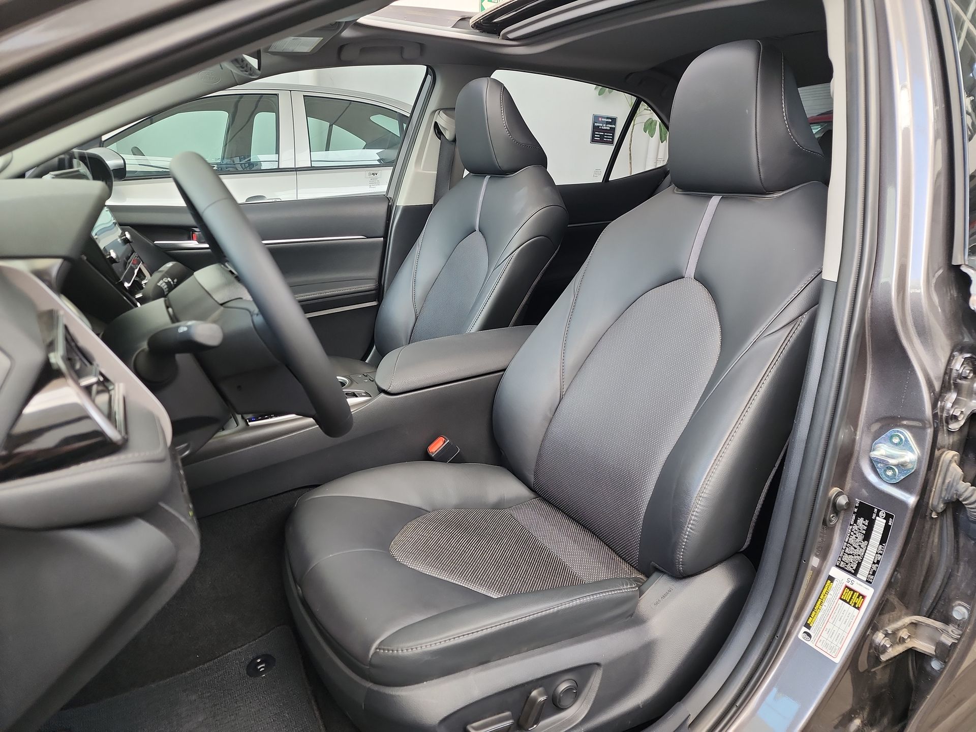 2024 Toyota CAMRY XLE HV