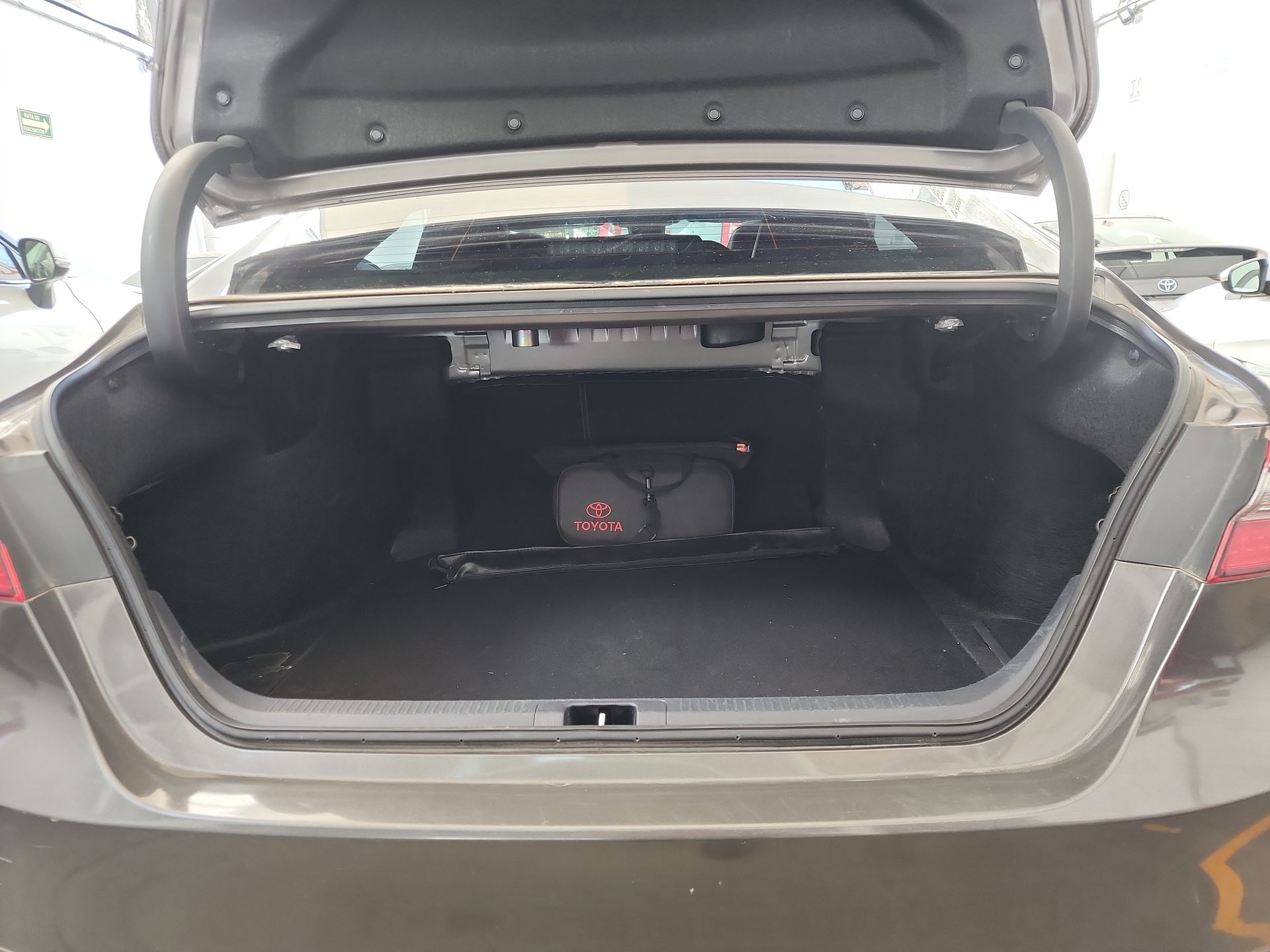 2024 Toyota CAMRY XLE HV