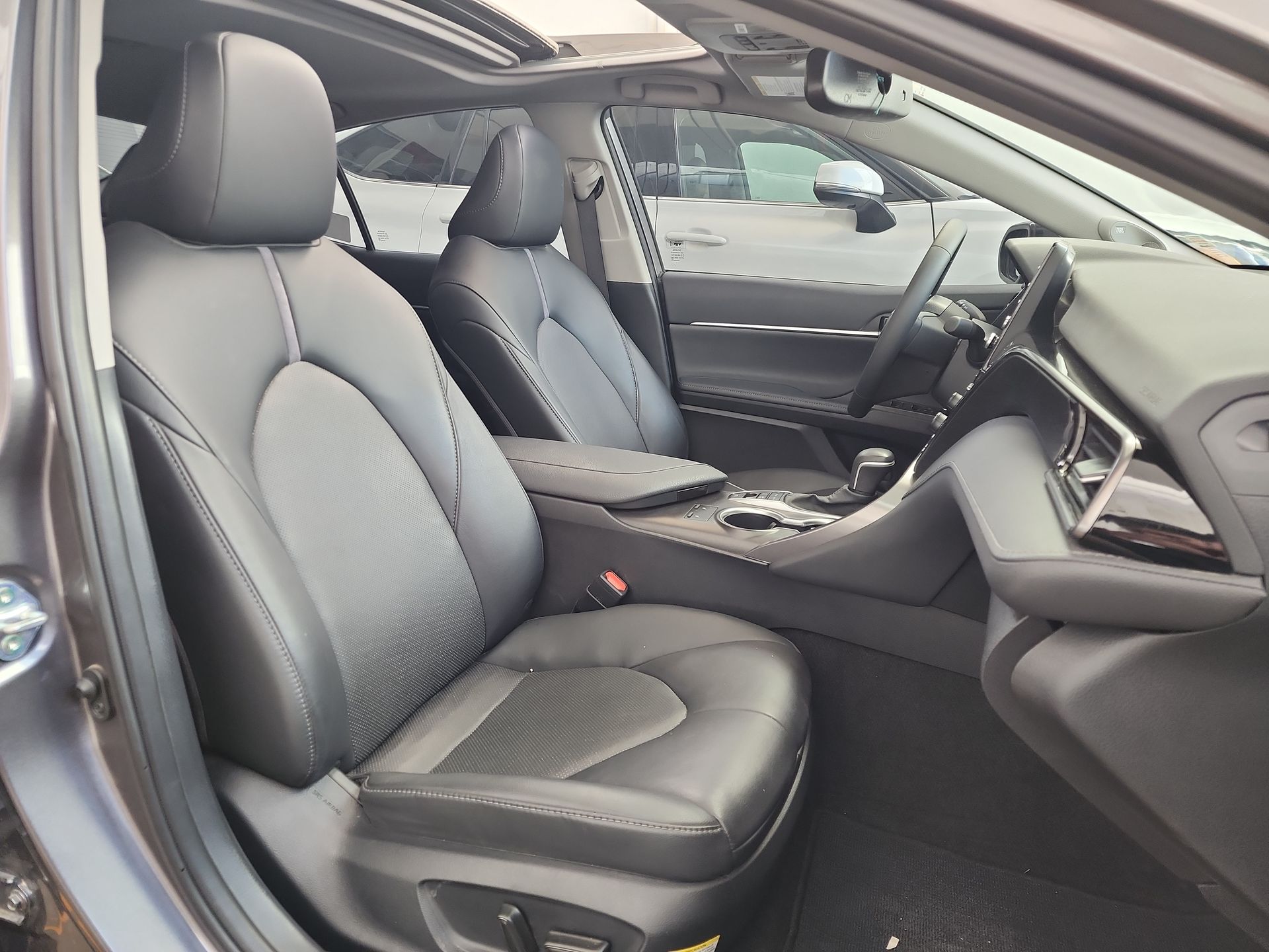 2024 Toyota CAMRY XLE HV