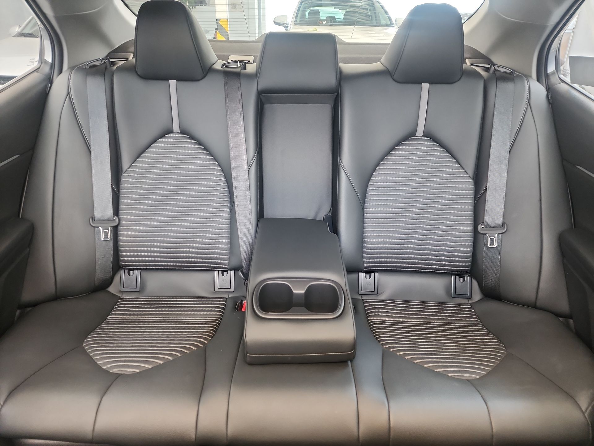2024 Toyota CAMRY SE HEV