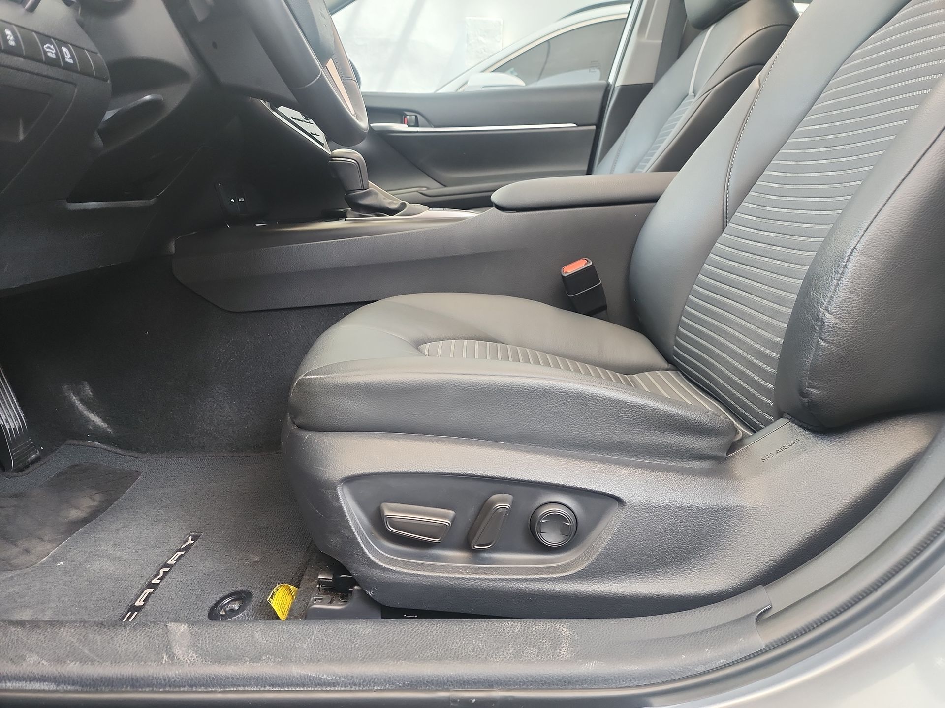 2024 Toyota CAMRY SE HEV