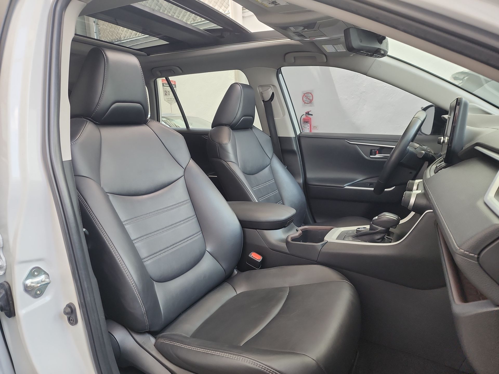 2023 Toyota RAV4 LIMITED HV